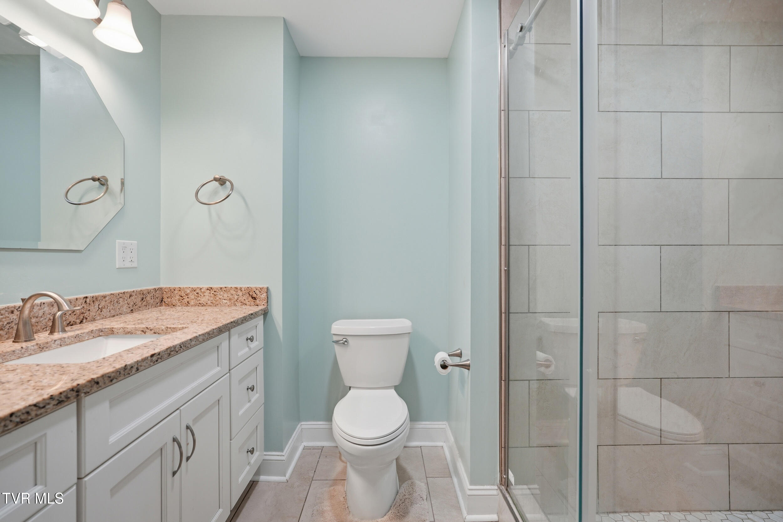 2125 Heatherly Road Kingsport, TN 37660 - Photo 24 of 49 Spare Bath