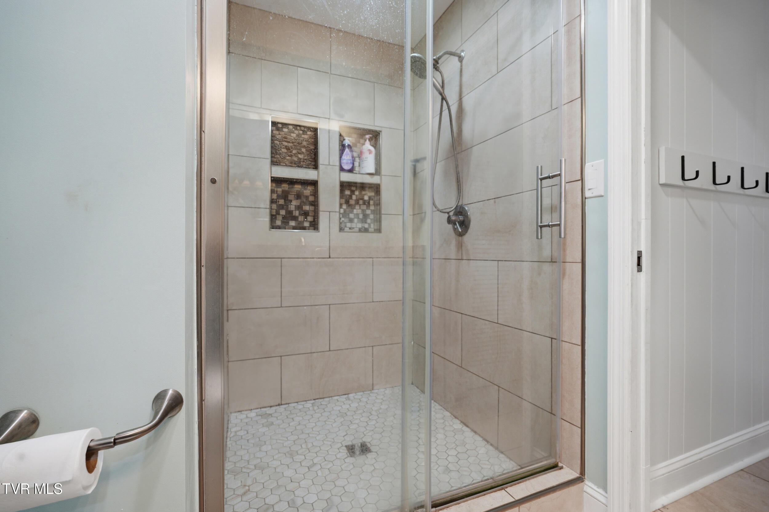 2125 Heatherly Road Kingsport, TN 37660 - Photo 25 of 49 Spare Bathrom