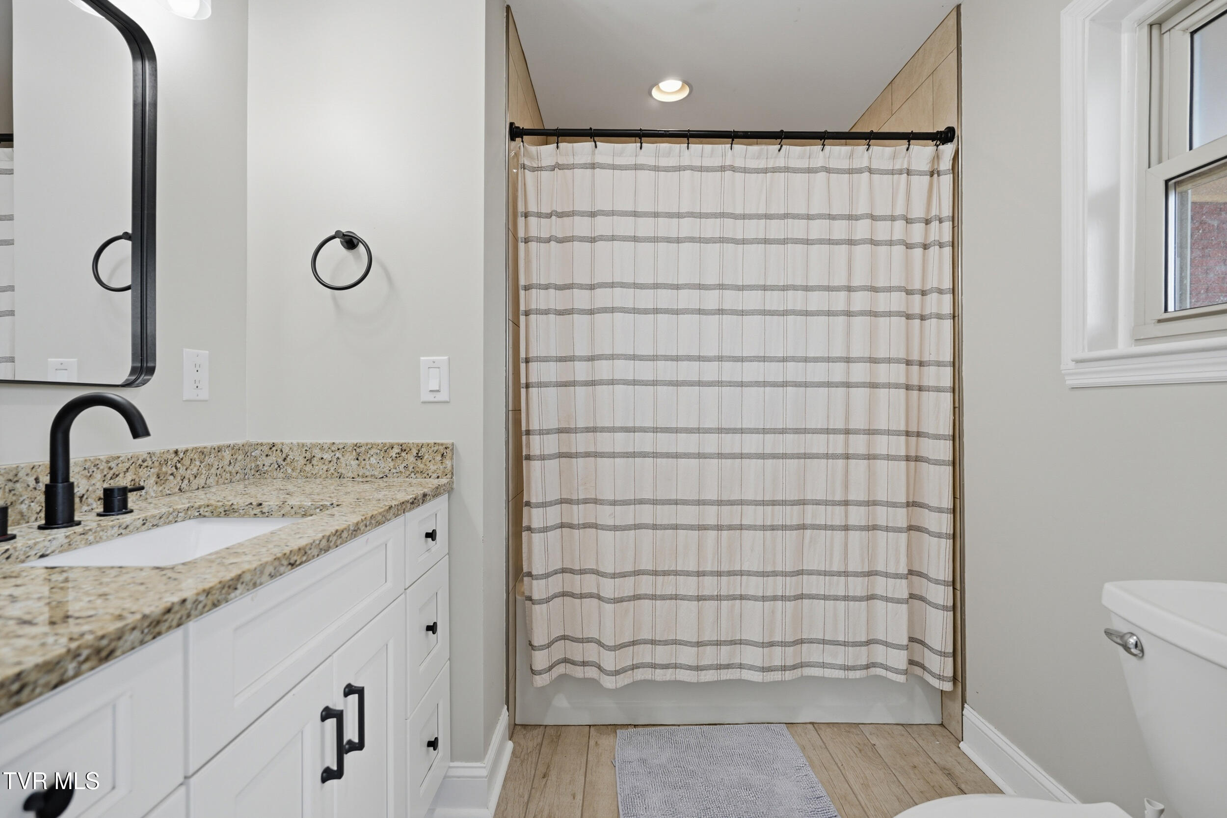 2125 Heatherly Road Kingsport, TN 37660 - Photo 32 of 49 Bathroom