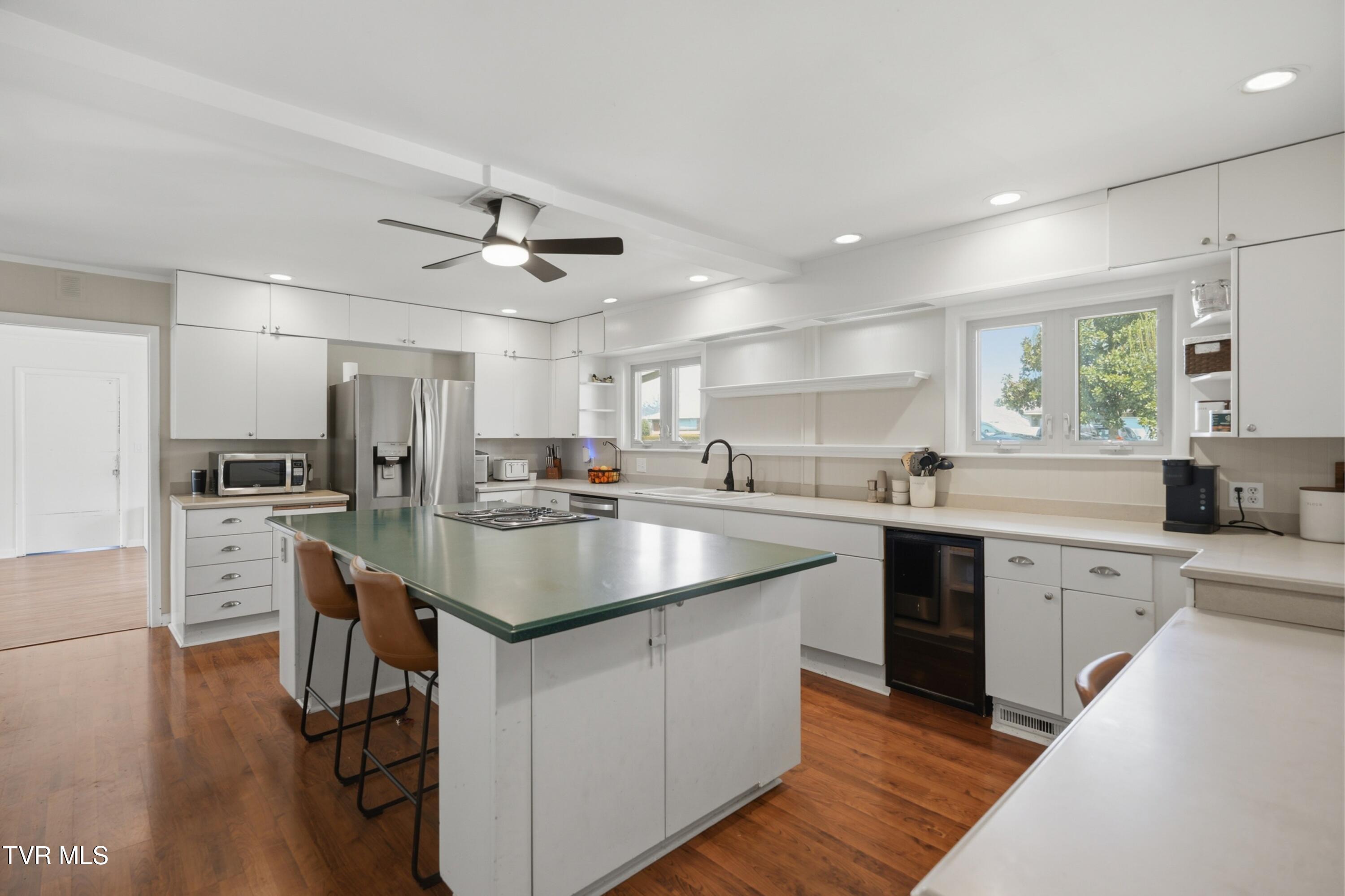 2125 Heatherly Road Kingsport, TN 37660 - Photo 5 of 49 Kitchen