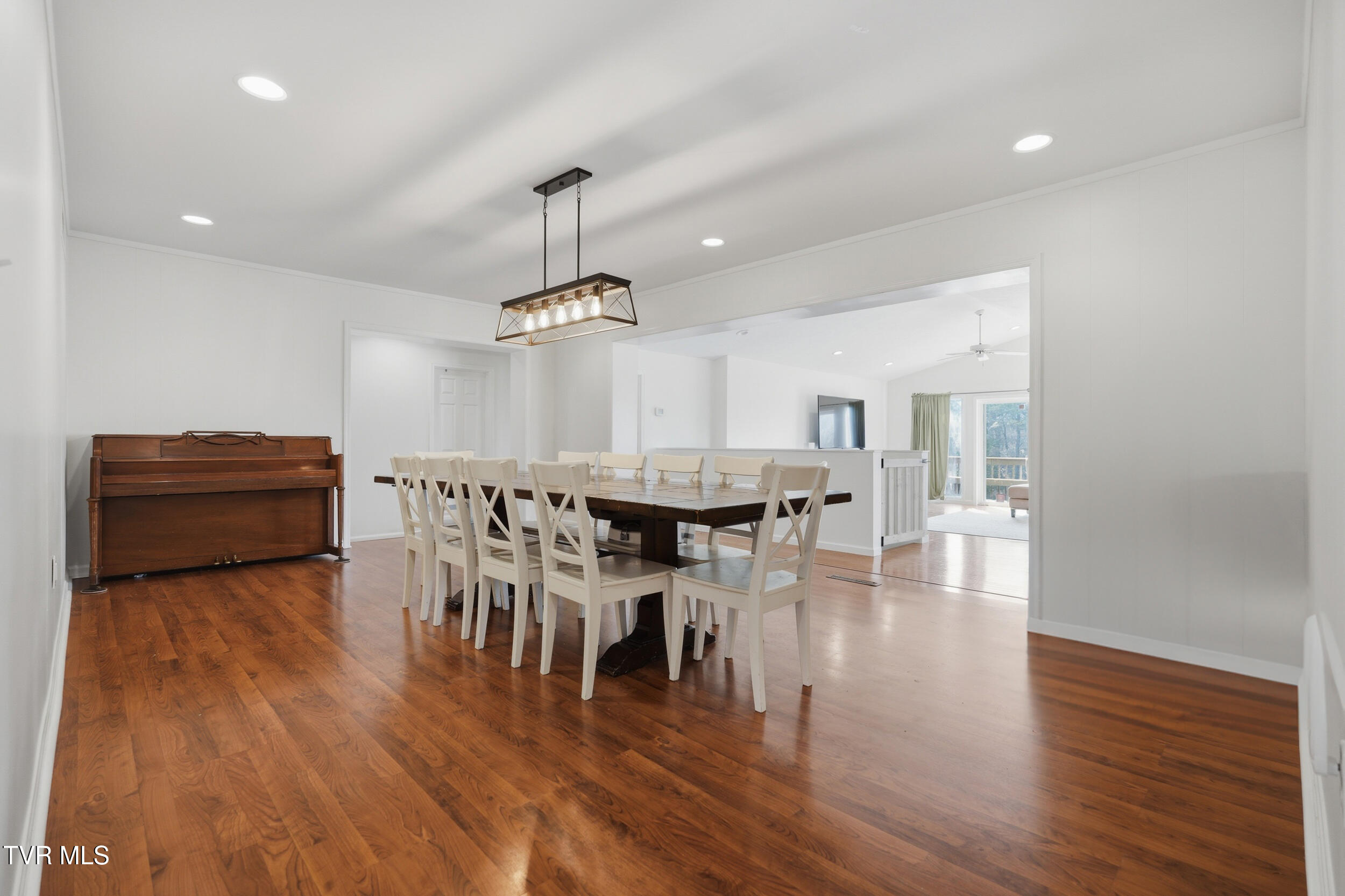 2125 Heatherly Road Kingsport, TN 37660 - Photo 9 of 49 Dinning Room