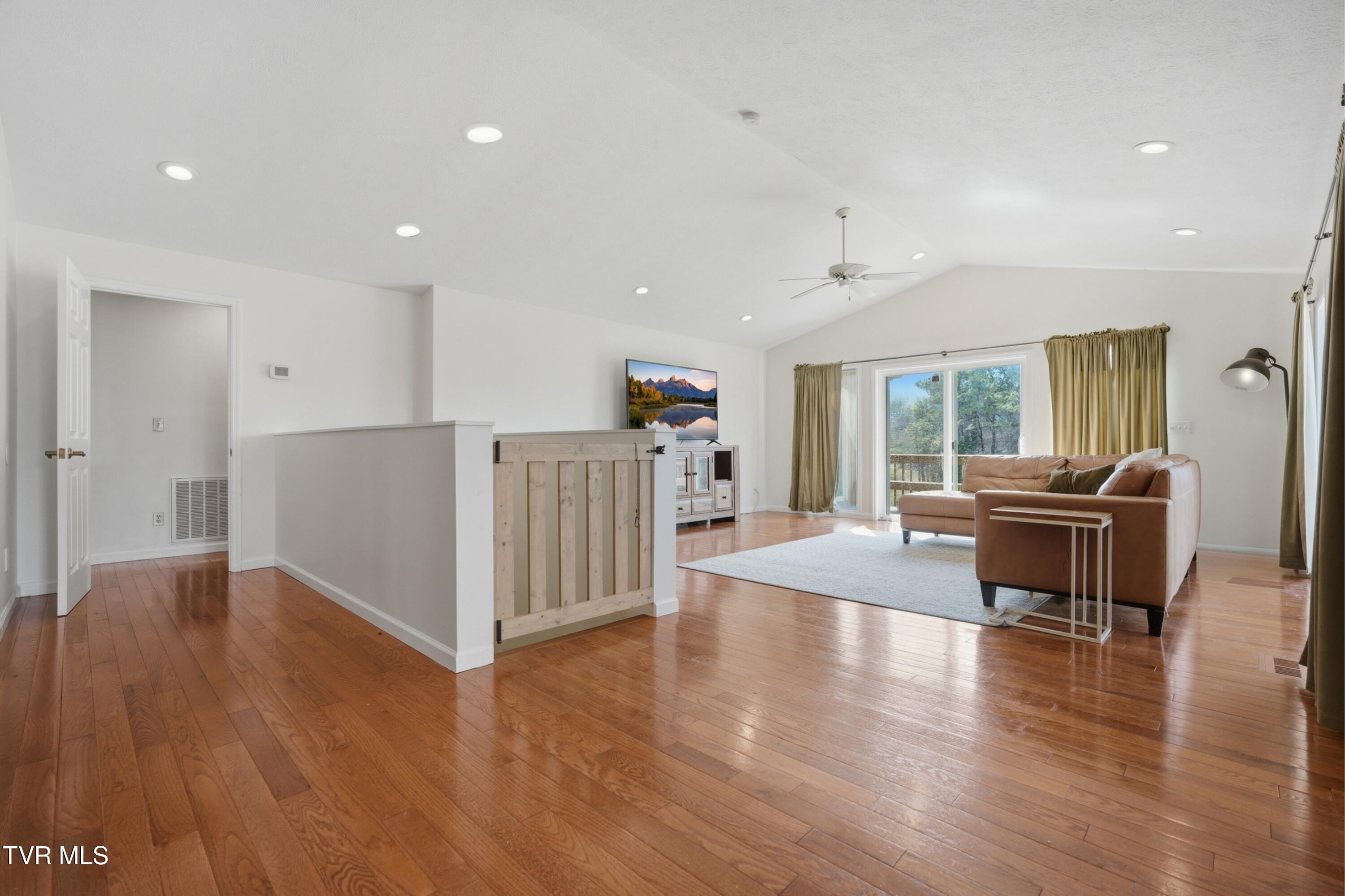 2125 Heatherly Road Kingsport, TN 37660 - Photo 10 of 49 Great Room