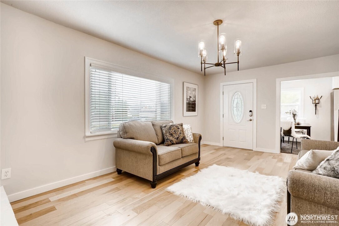 2406 100th Street Southeast Everett, WA 98208 - Photo 7 of 38