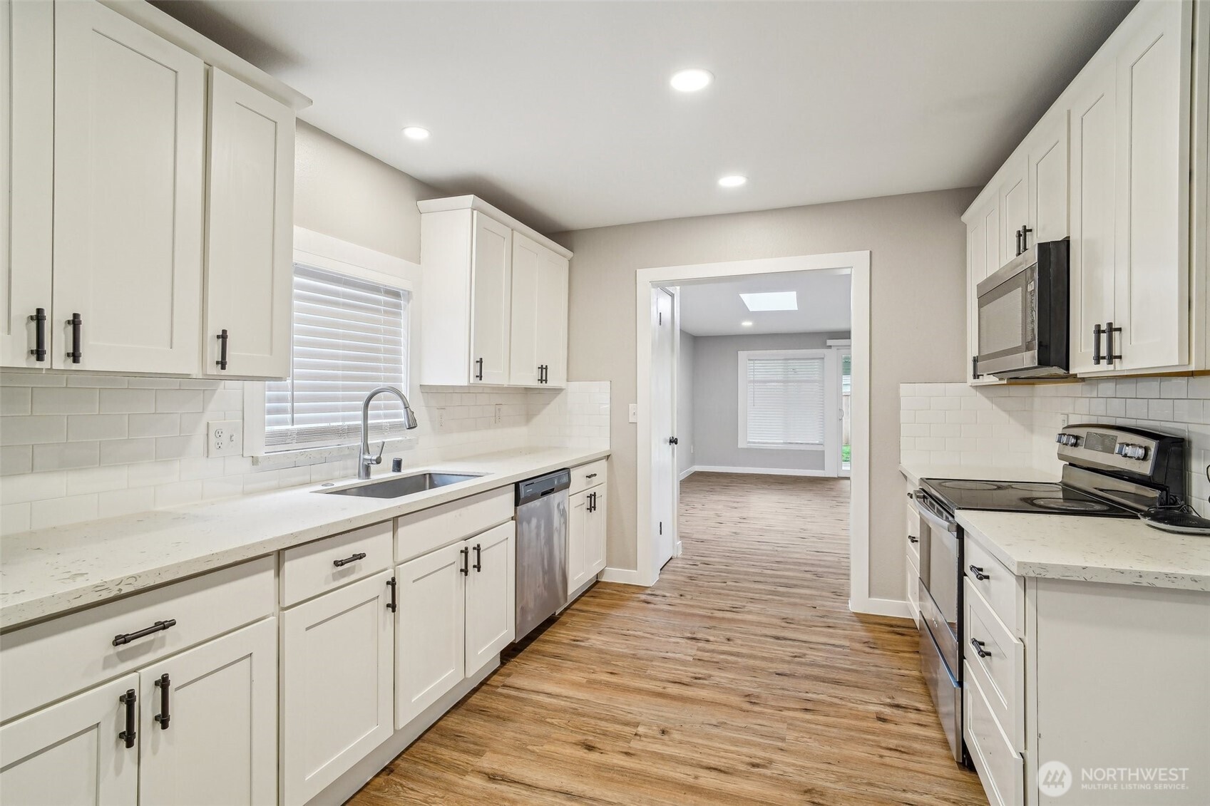 2406 100th Street Southeast Everett, WA 98208 - Photo 9 of 38