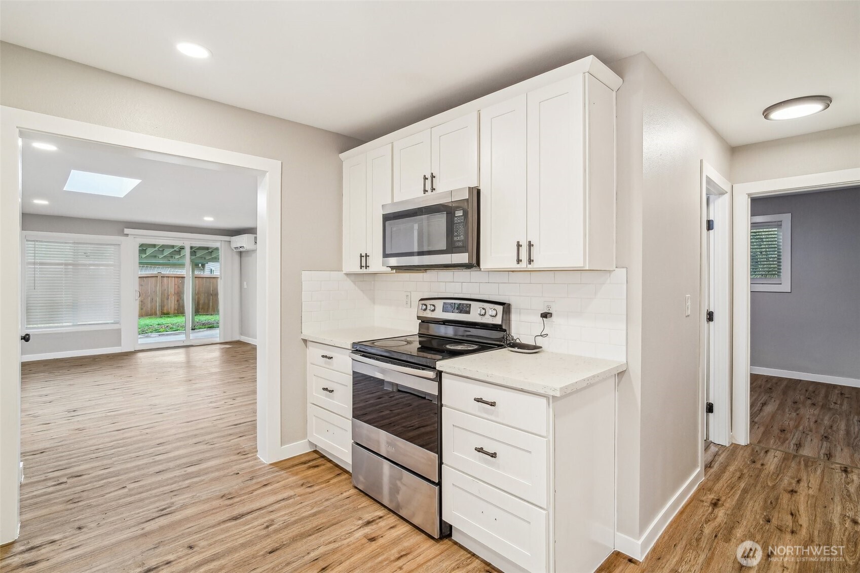 2406 100th Street Southeast Everett, WA 98208 - Photo 10 of 38