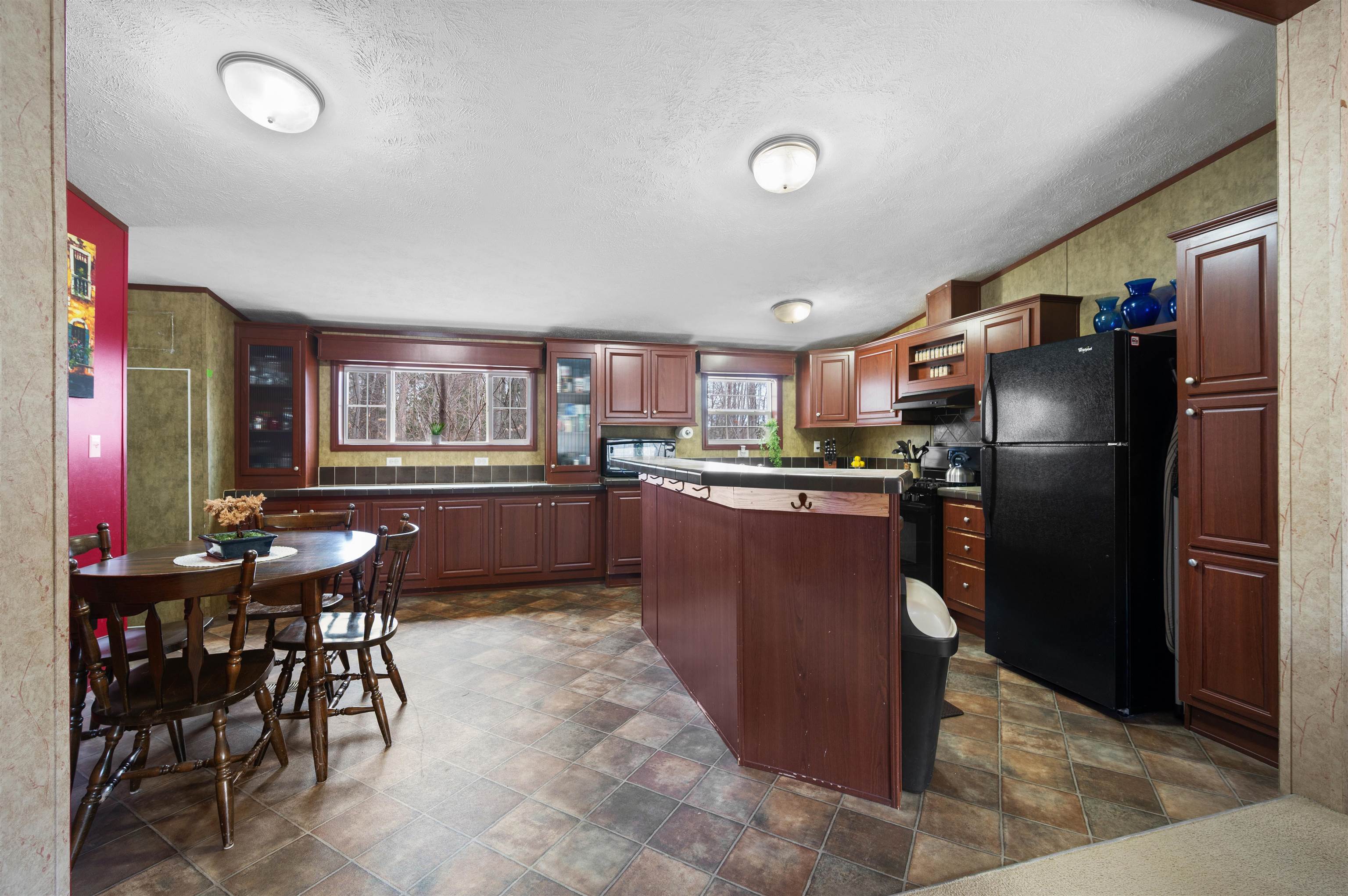 21 Julia Avenue Rochester, NH 03867 - Photo 4 of 31