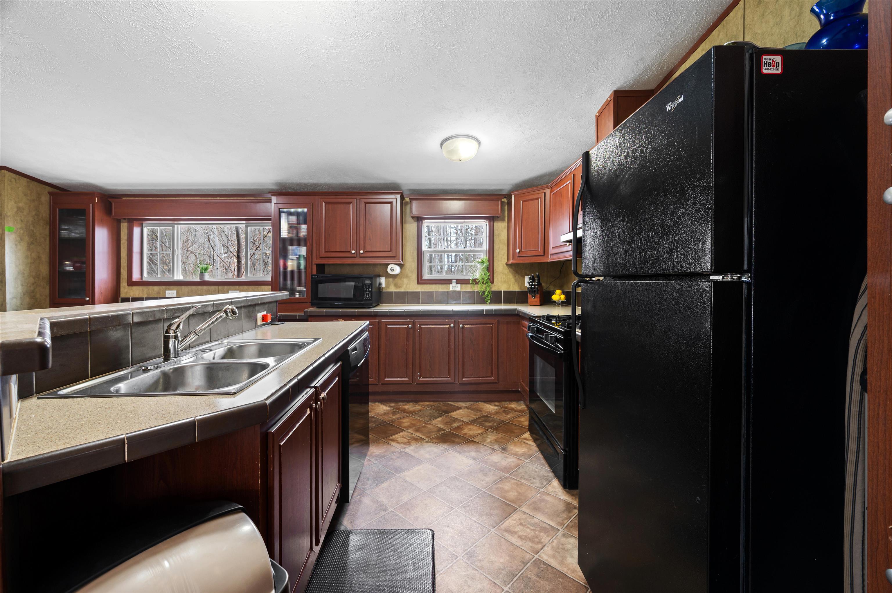 21 Julia Avenue Rochester, NH 03867 - Photo 8 of 31