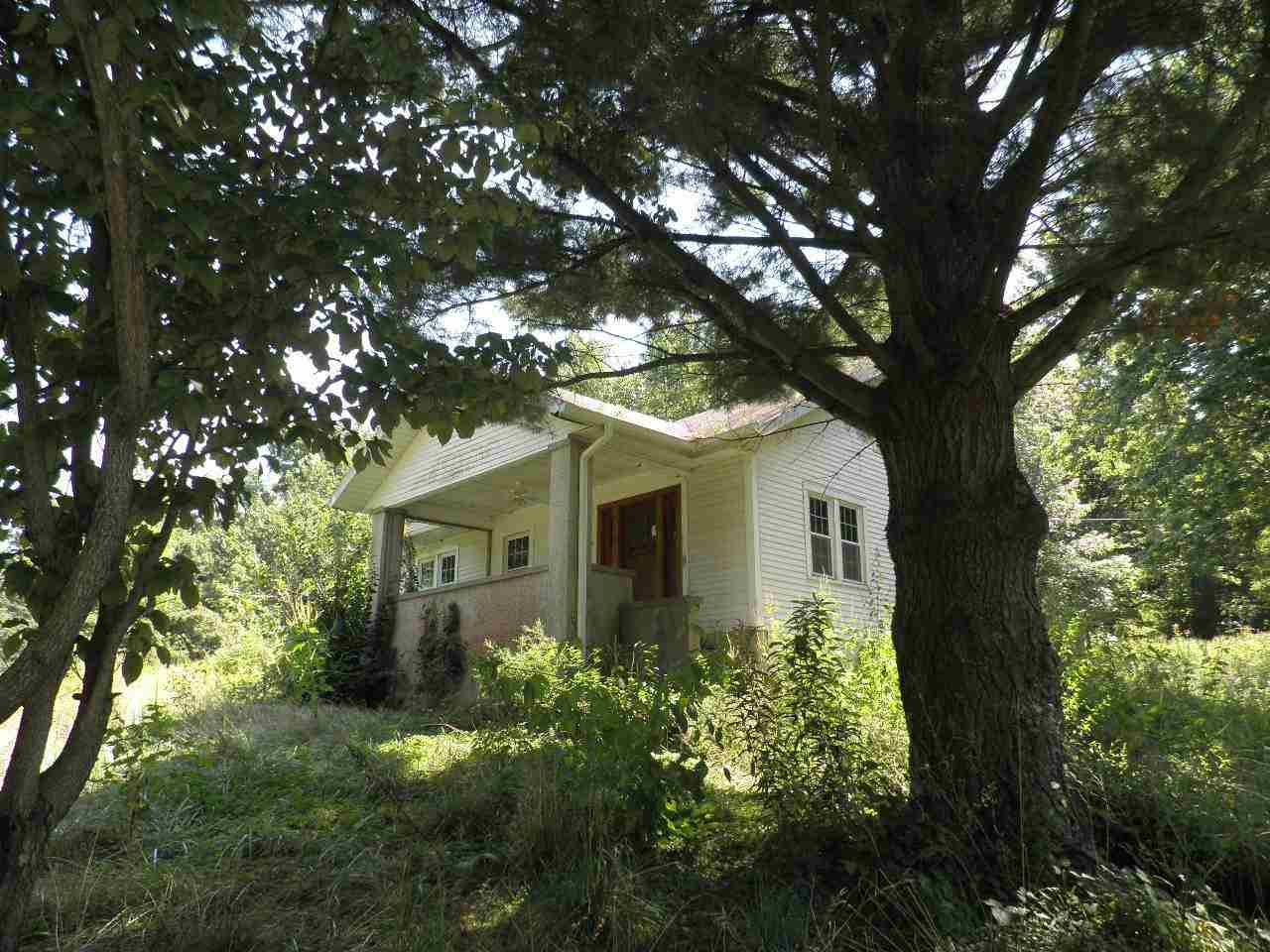 822 River Road Spencer, IN 47460 - Photo 1 of 5