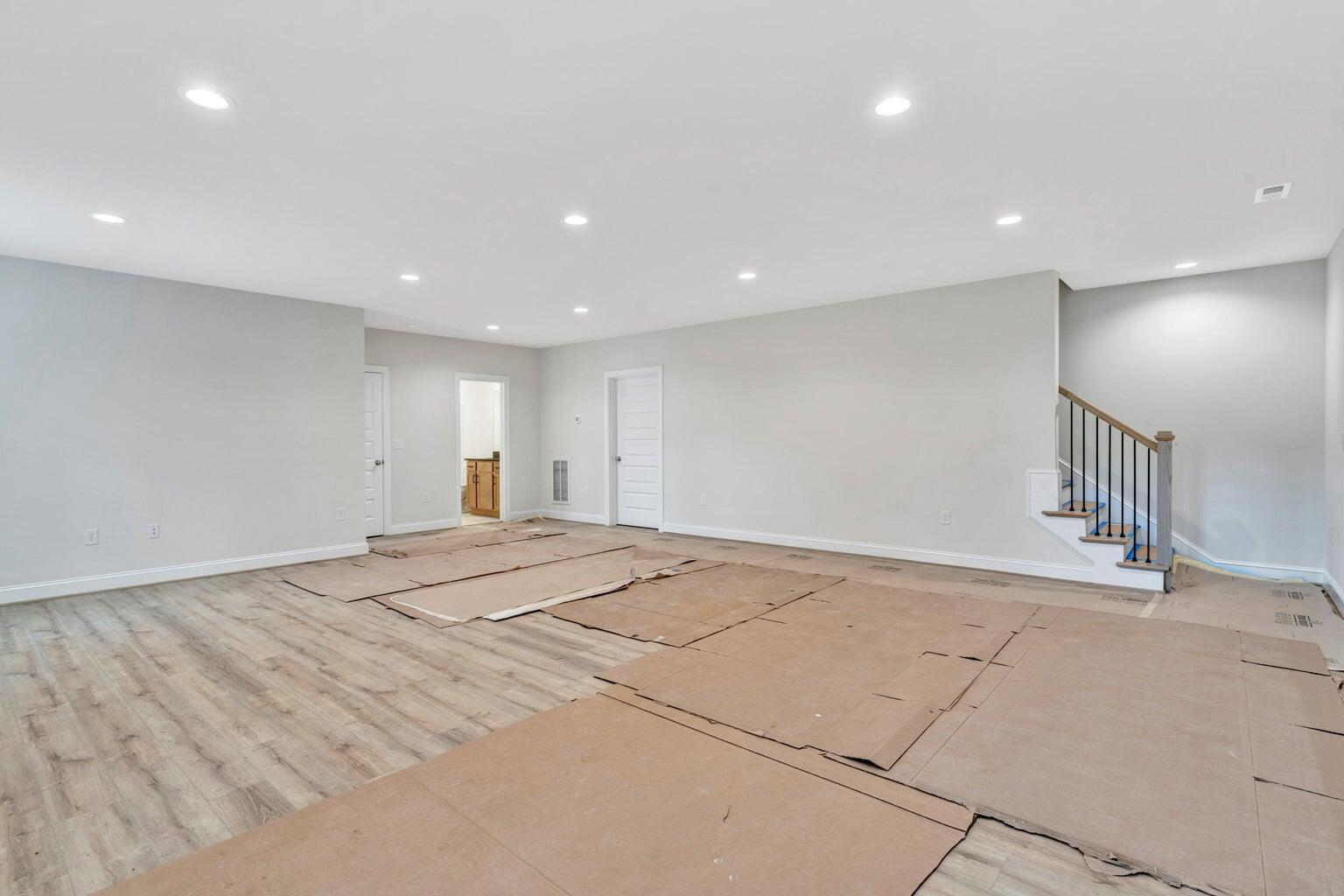 562 Dillard Road Southwest Roanoke, VA 24014 - Photo 11 of 13 a view of an empty room