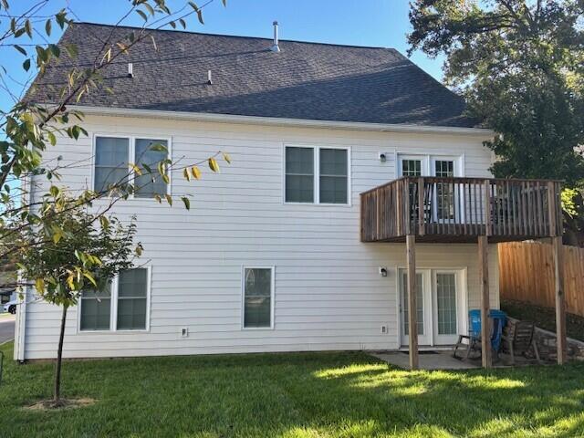 562 Dillard Road Southwest Roanoke, VA 24014 - Photo 3 of 13 a front view of a house with a garden