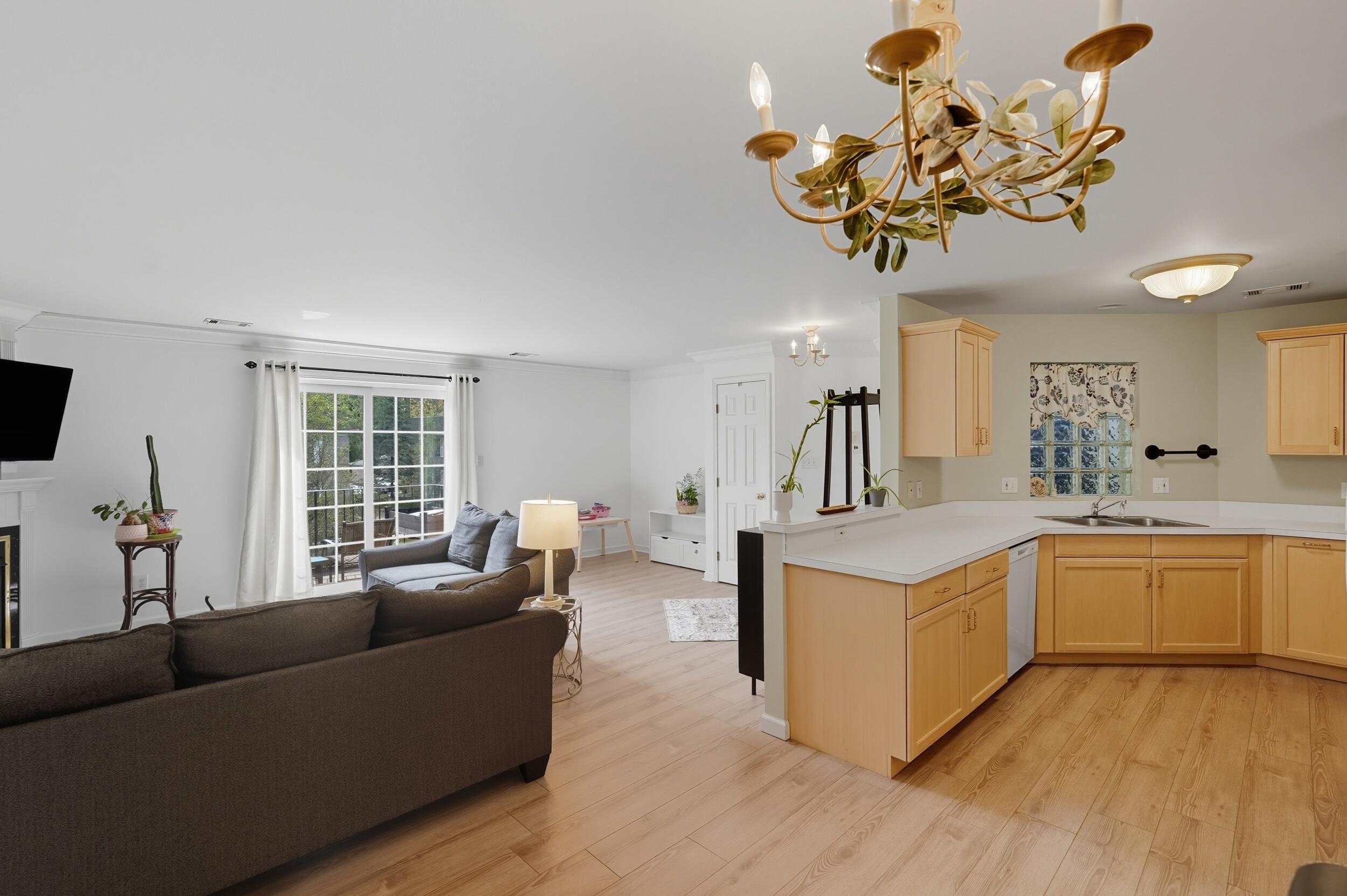 2649 Georgetowne Drive, Unit B2 Highland, IN 46322 - Photo 11 of 25 2500x1663