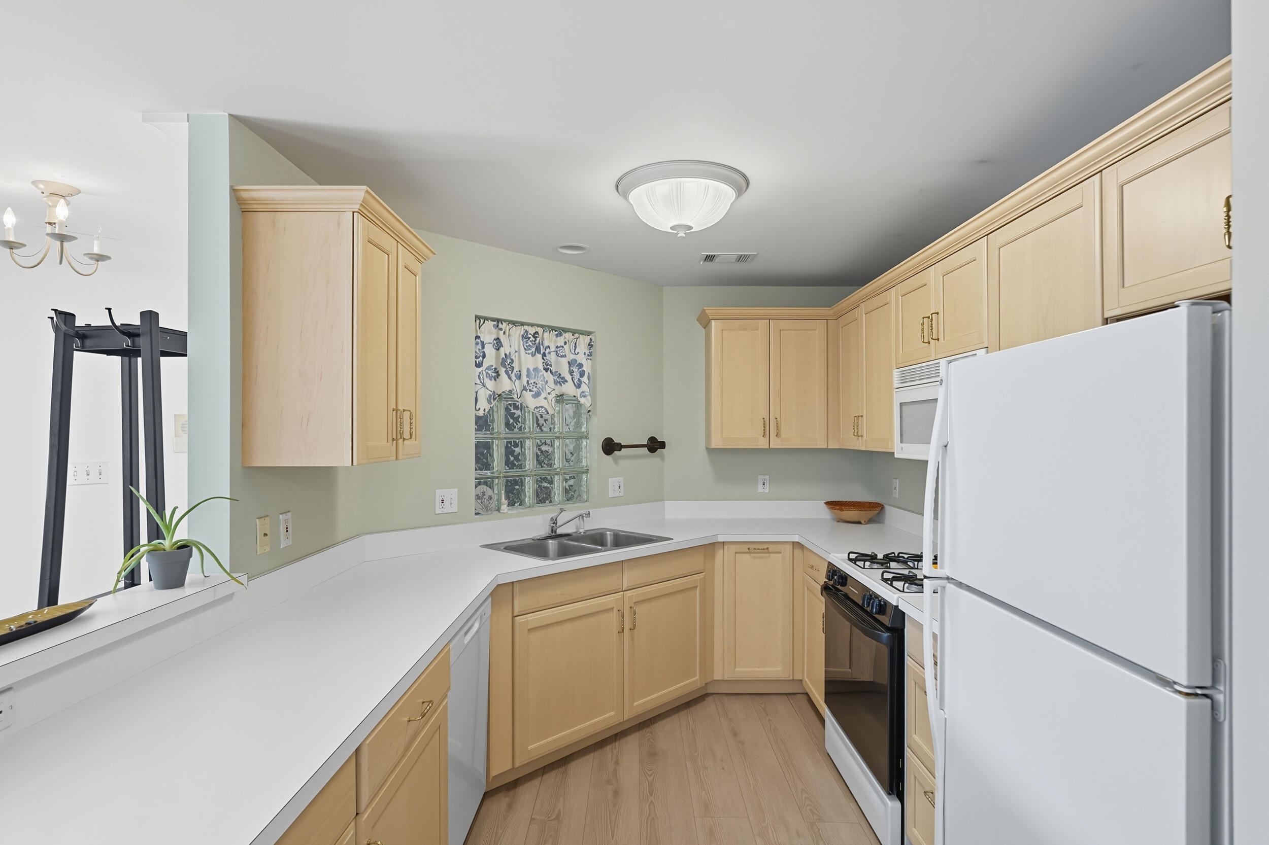 2649 Georgetowne Drive, Unit B2 Highland, IN 46322 - Photo 13 of 25 2500x1666