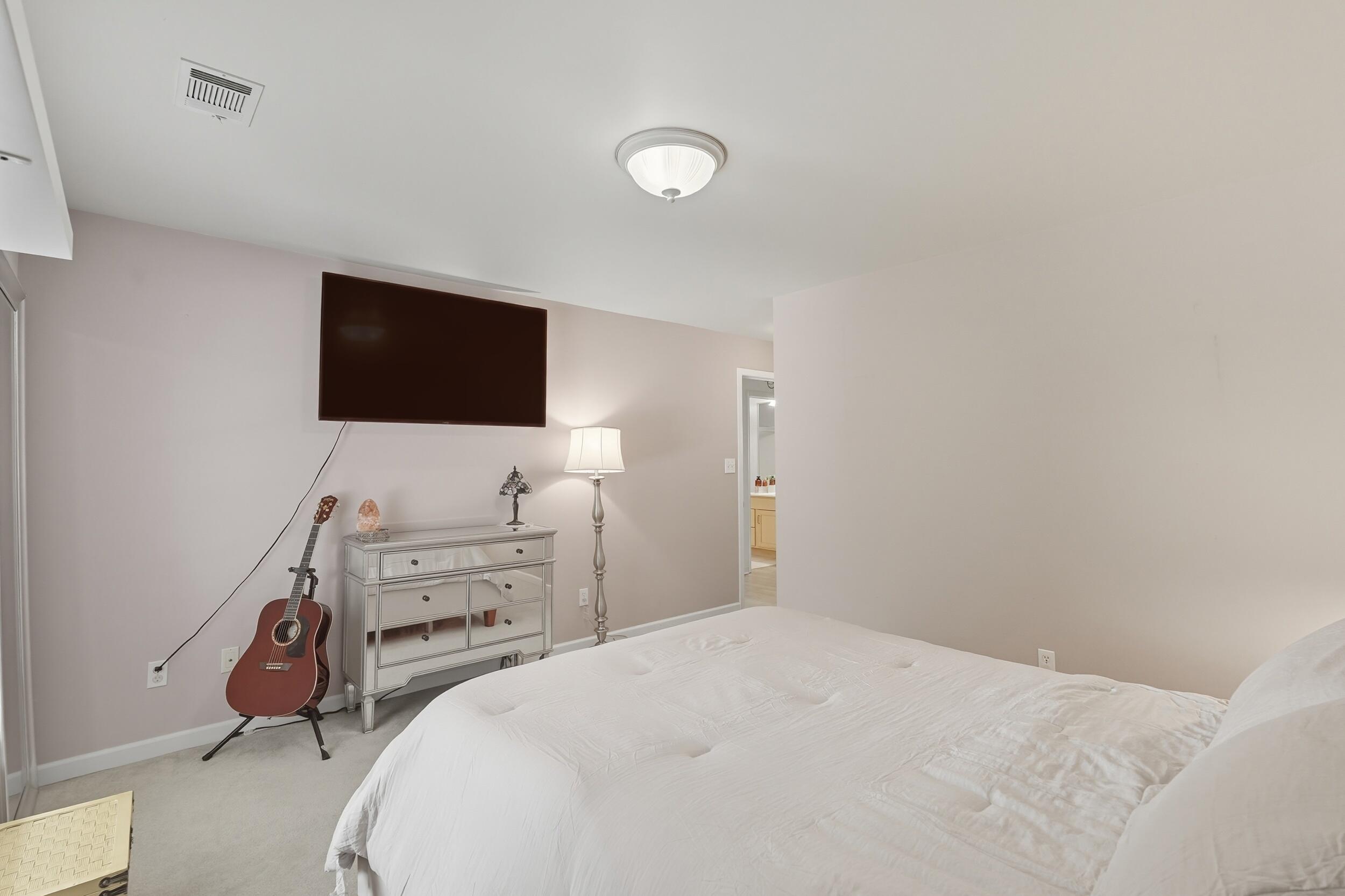 2649 Georgetowne Drive, Unit B2 Highland, IN 46322 - Photo 17 of 25 2500x1667