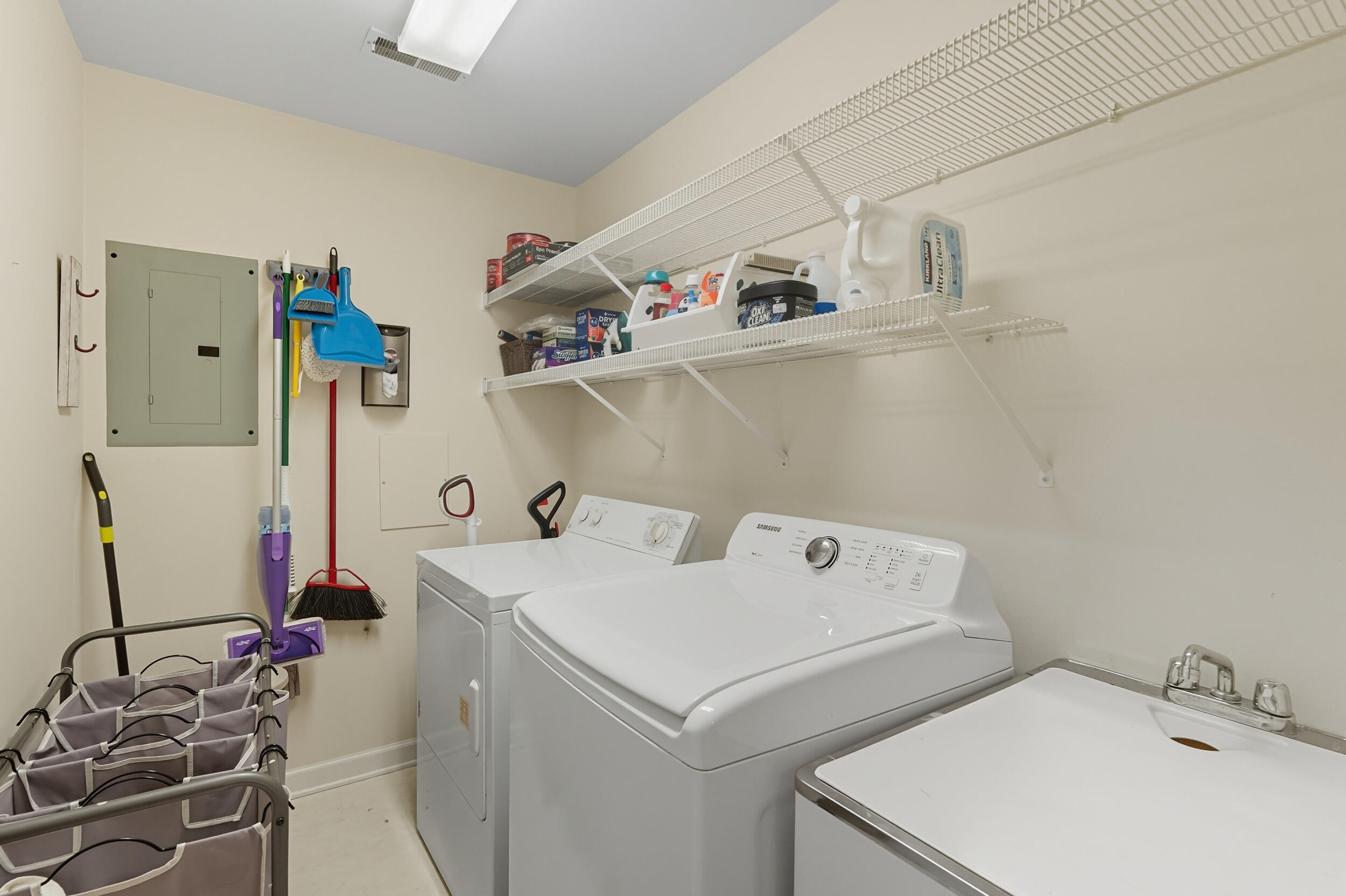 2649 Georgetowne Drive, Unit B2 Highland, IN 46322 - Photo 21 of 25 2500x1665