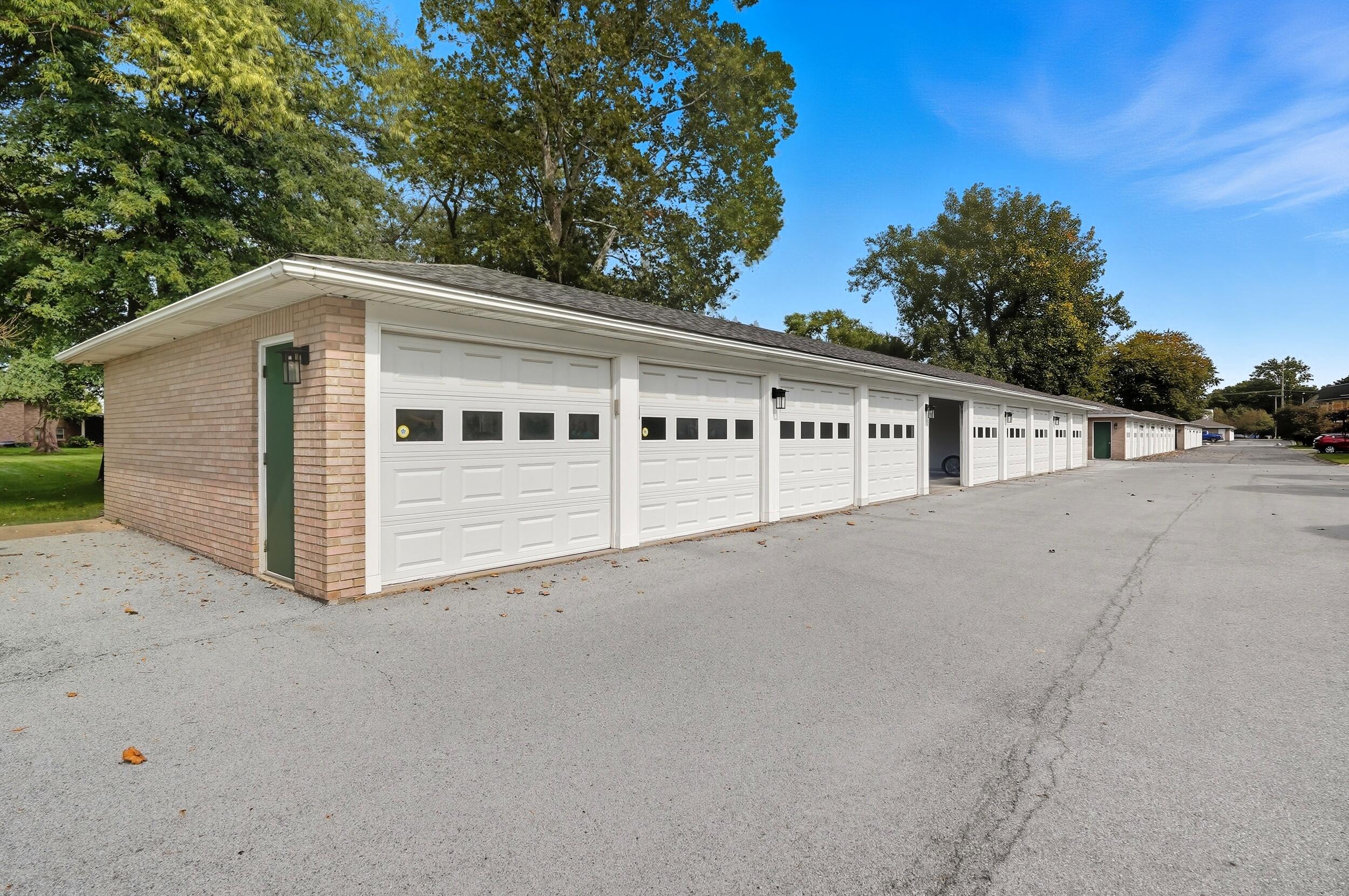 2649 Georgetowne Drive, Unit B2 Highland, IN 46322 - Photo 24 of 25 2500x1661