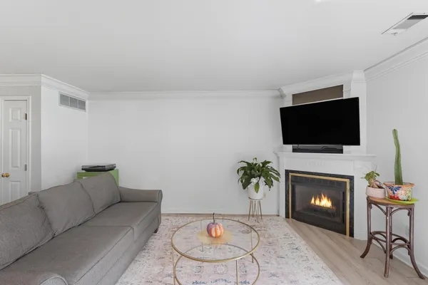 $204,900 | 2649 Georgetowne Drive, Unit B2, Highland, IN 46322