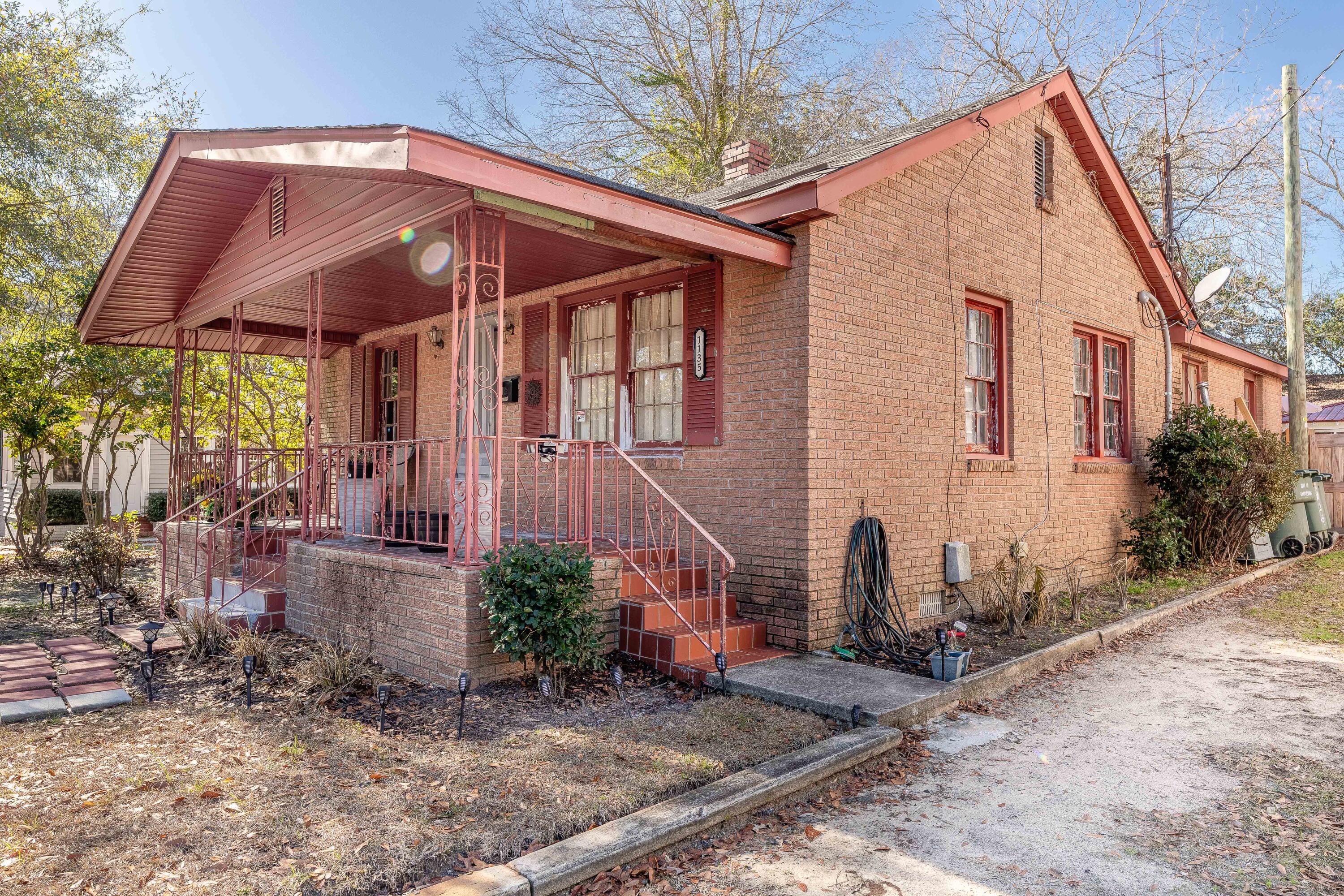 1135 Ellis Avenue Orangeburg, SC 29115 - Photo 2 of 25 1135 Ellis Ave