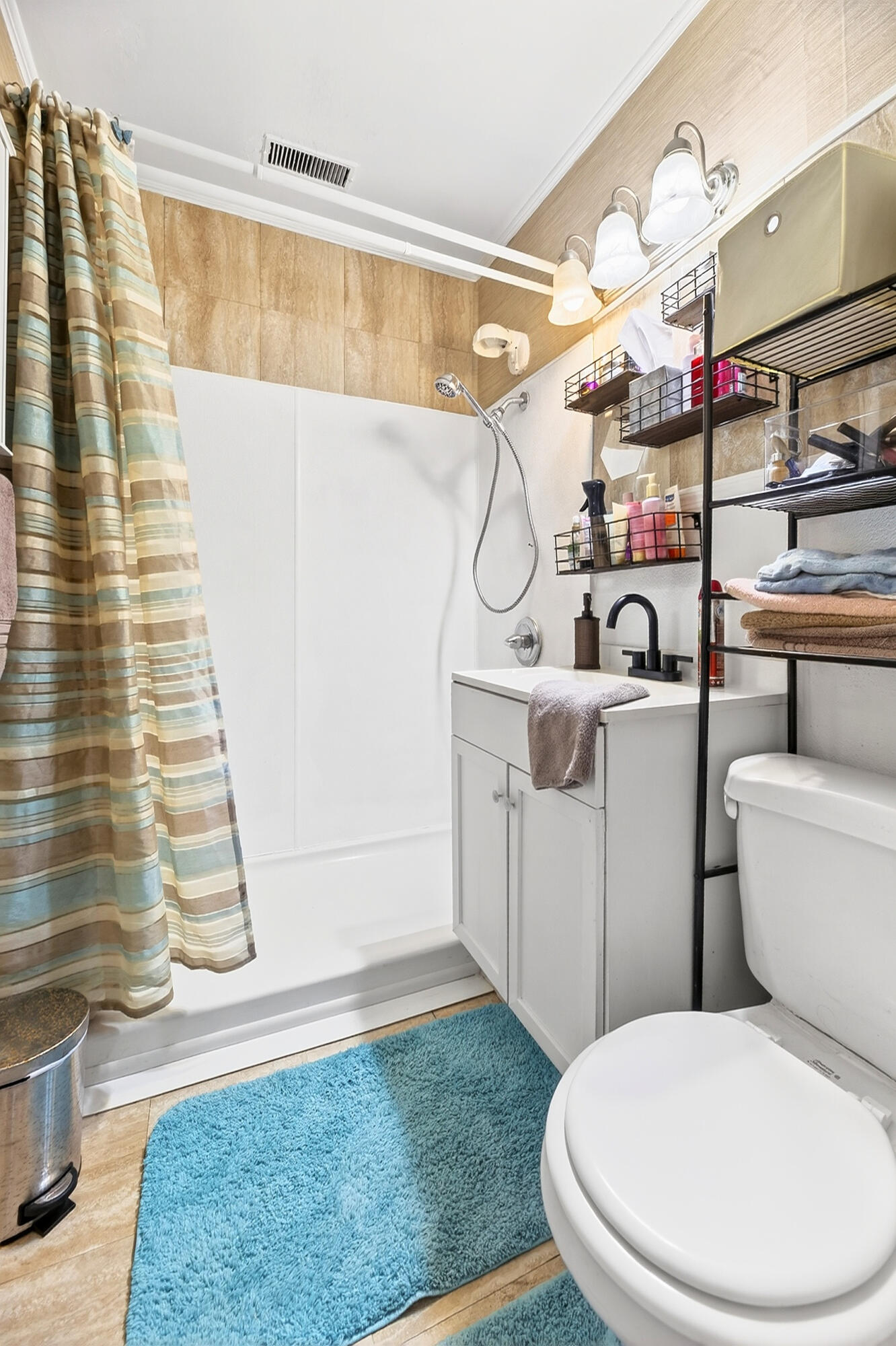 1135 Ellis Avenue Orangeburg, SC 29115 - Photo 22 of 25 Bathroom