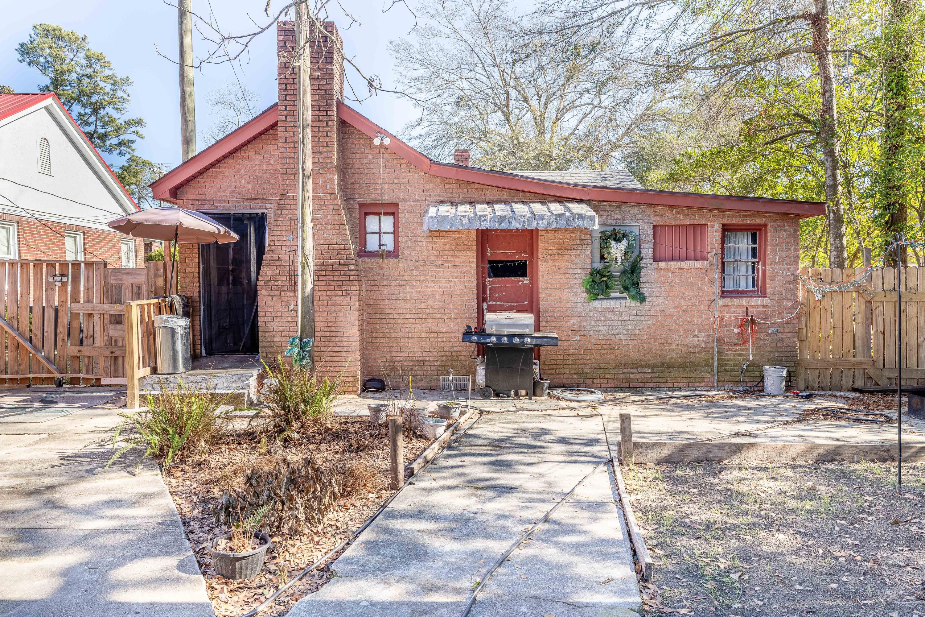 1135 Ellis Avenue Orangeburg, SC 29115 - Photo 24 of 25 Yard