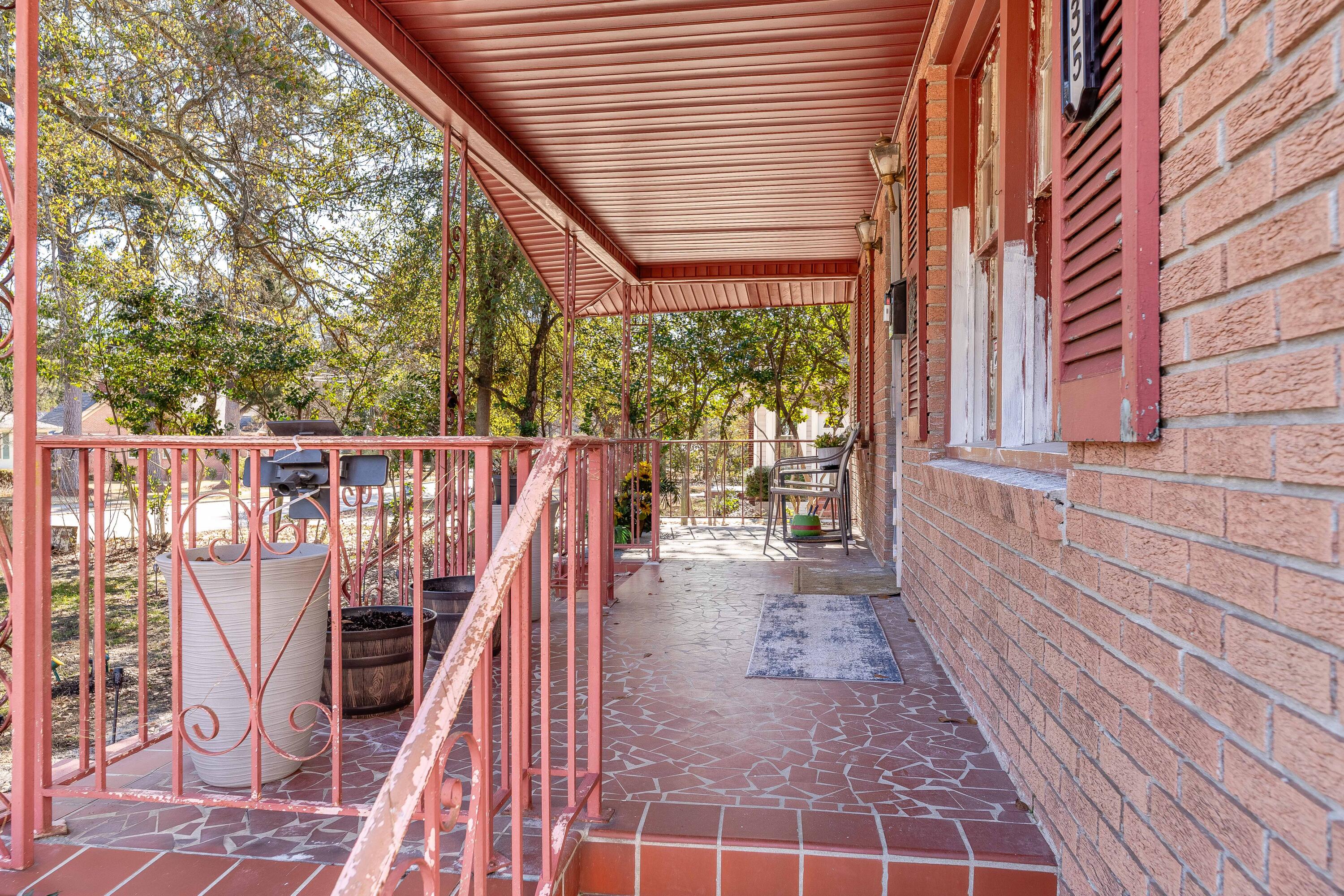1135 Ellis Avenue Orangeburg, SC 29115 - Photo 3 of 25 Porch