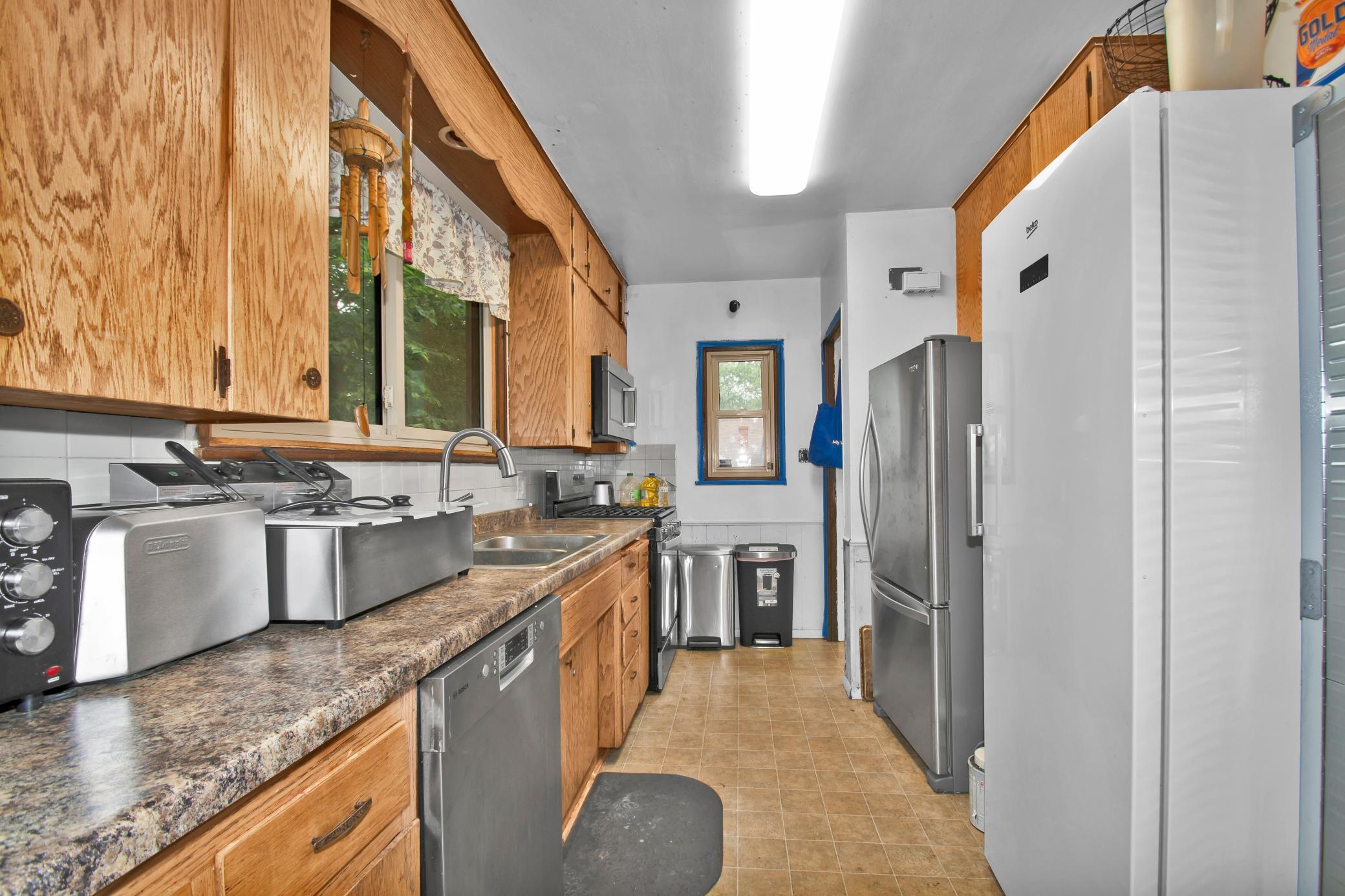 3455 North Morgan Avenue Minneapolis, MN 55412 - Photo 2 of 23