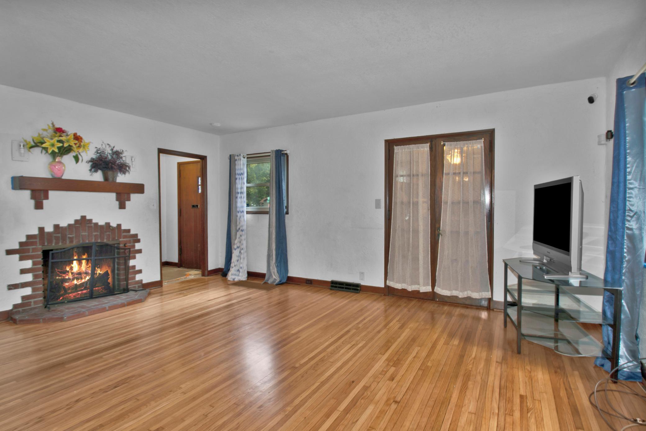 3455 North Morgan Avenue Minneapolis, MN 55412 - Photo 4 of 23