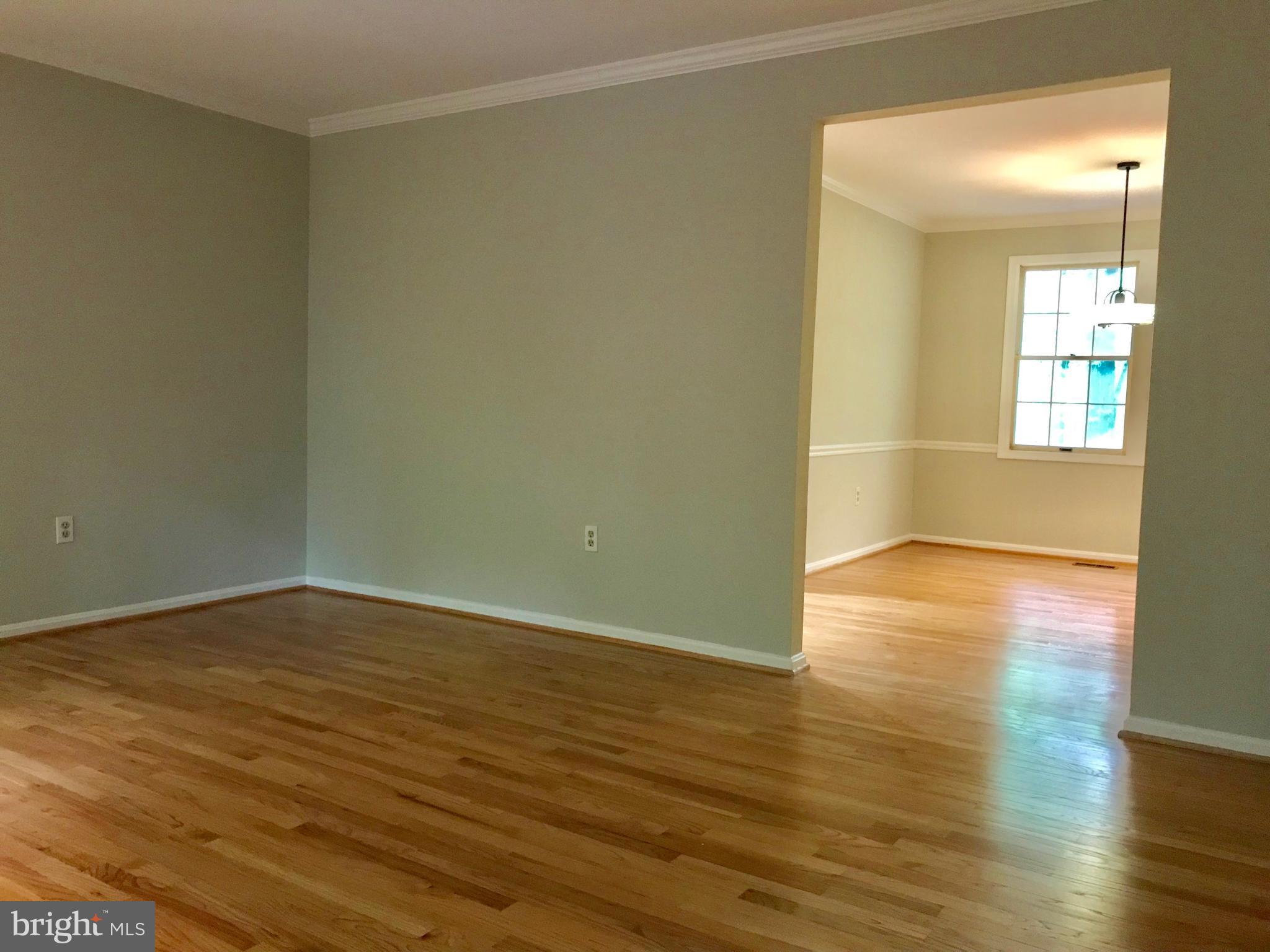 1941 Barton Hill Road Reston, VA 20191 - Photo 14 of 38 Living Room