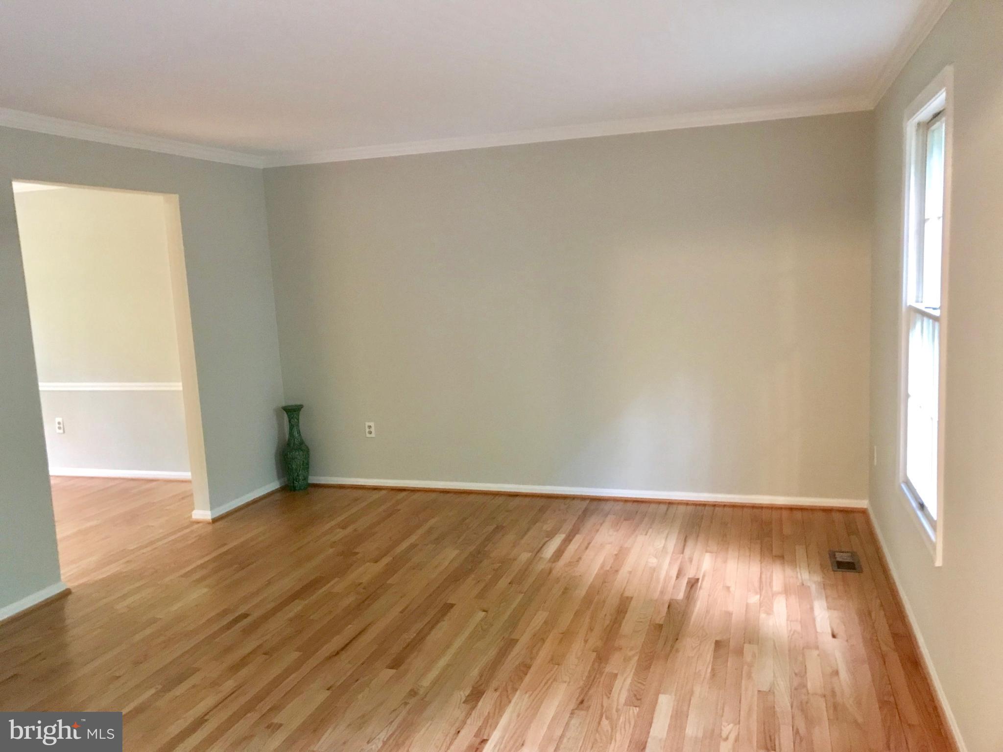 1941 Barton Hill Road Reston, VA 20191 - Photo 15 of 38 Living Room