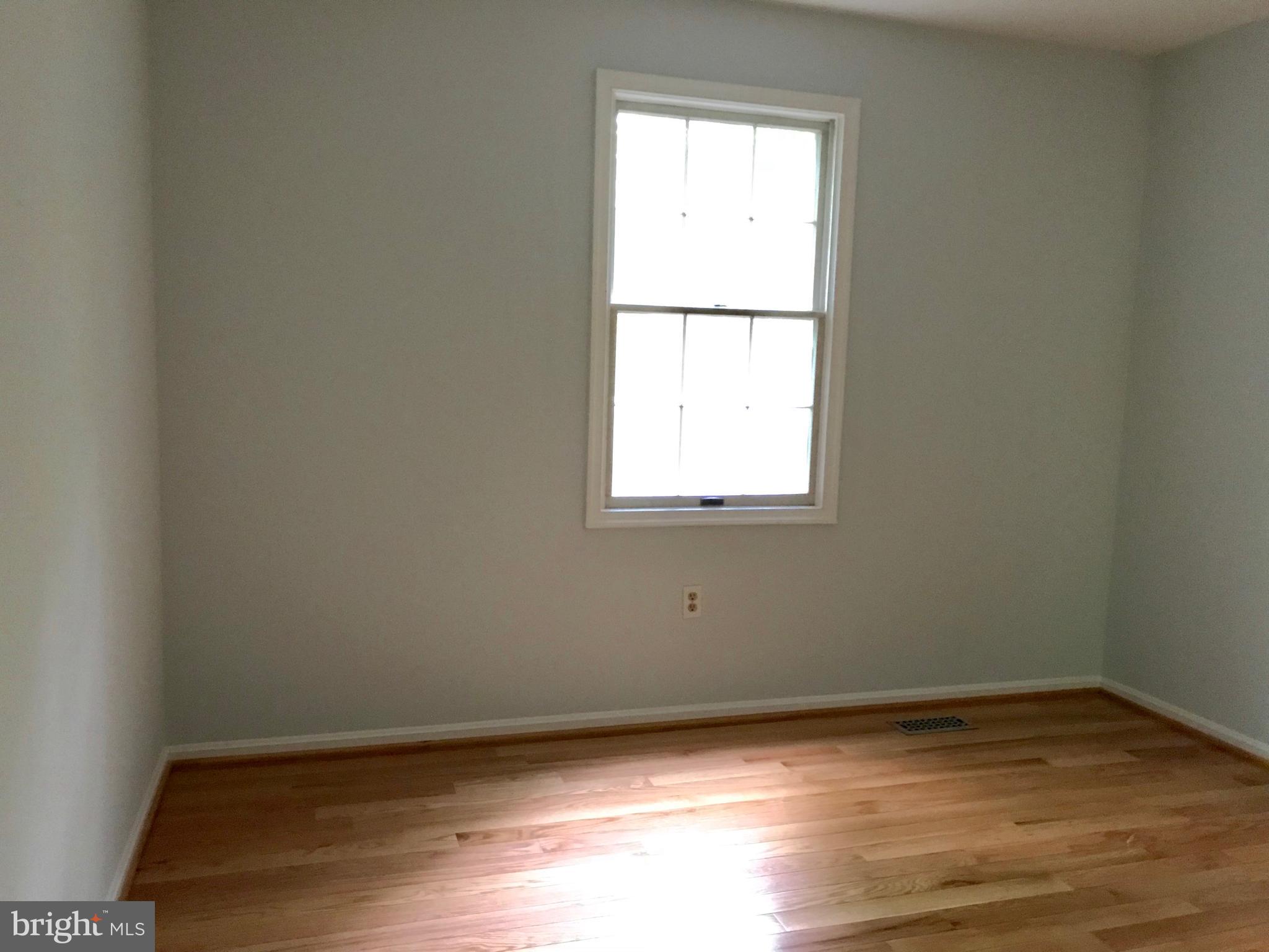 1941 Barton Hill Road Reston, VA 20191 - Photo 24 of 38 Bedroom 3