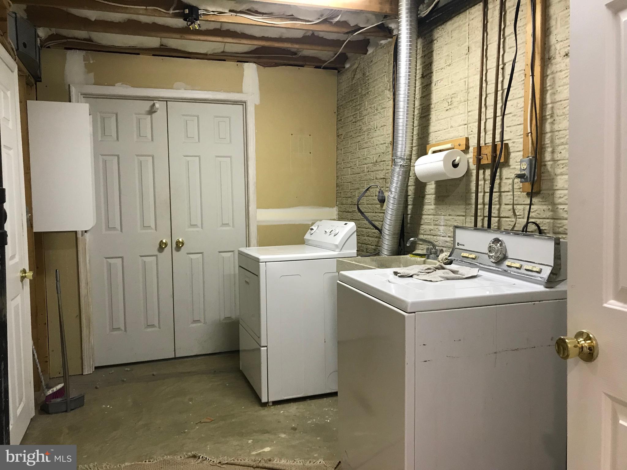 1941 Barton Hill Road Reston, VA 20191 - Photo 31 of 38 Separate Laundry room