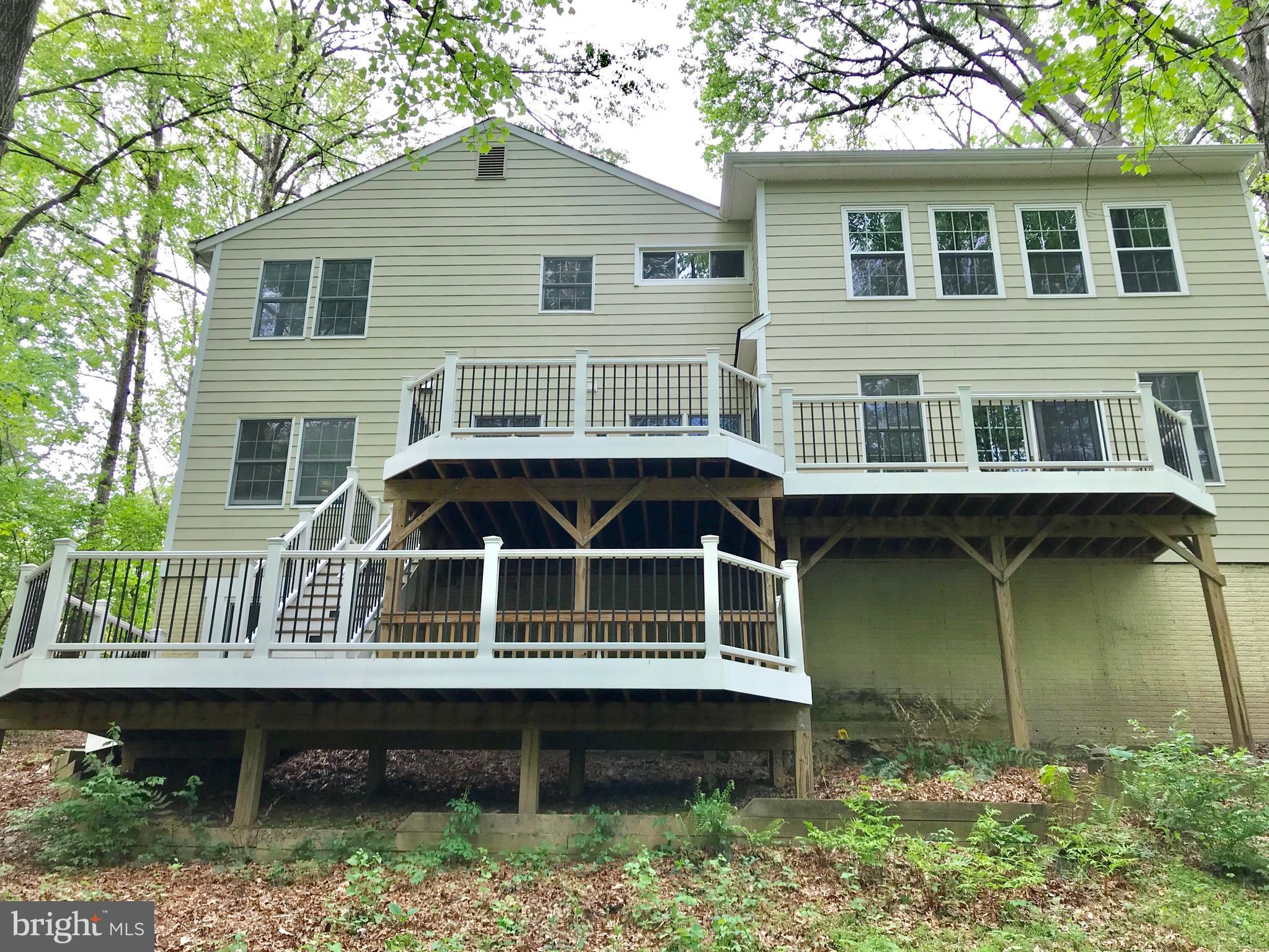 1941 Barton Hill Road Reston, VA 20191 - Photo 33 of 38 2 level back deck overlooking the back yard.