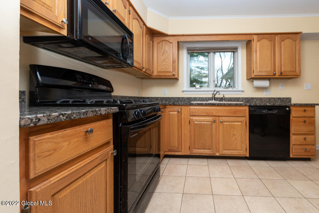 37 Upper Loudon Road Colonie, NY 12211 - Photo 5 of 20 _REN4717