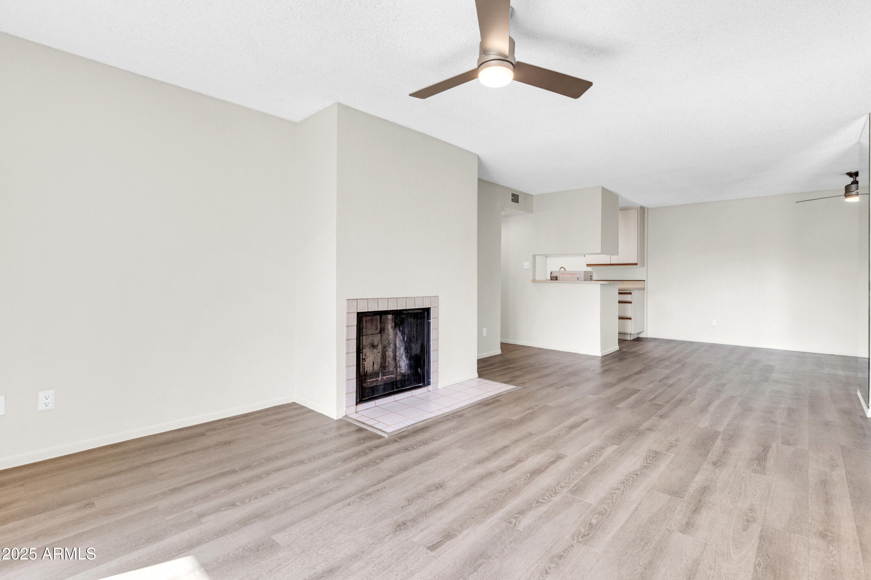 5525 East Thomas Road, Unit F9 Phoenix, AZ 85018 - Photo 18 of 48 5525 E Thomas Rd F9-14