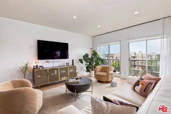 $799,000 | 1115 South Elm Drive, Unit 411, Los Angeles, CA 90035
