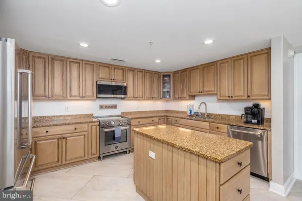 $1,795,000 | 6 7th Street, Unit 601, Ocean City, MD 21842