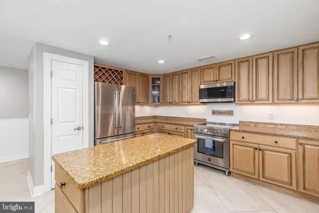 $1,795,000 | 6 7th Street, Unit 601, Ocean City, MD 21842