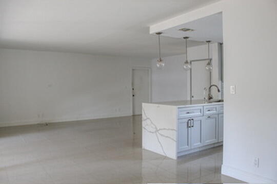 6579 Spring Bottom Way, Unit 136 Boca Raton, FL 33433 - Photo 5 of 10 41FFCABA-D0D5-4752-BE61-8C216D316E8F_4_5