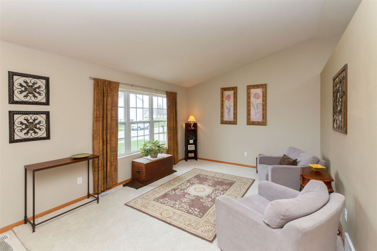 3607 Prairie Creek Road Southwest Cedar Rapids, IA 52404 - Photo 3 of 28 Gallery Image 3