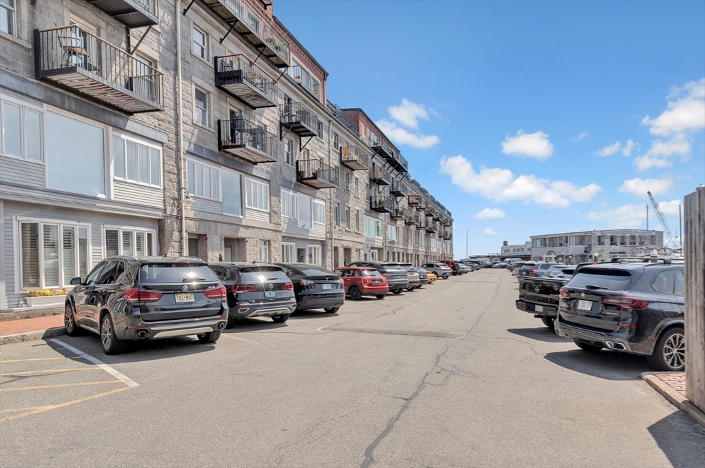 33 Commercial Wharf, Unit 32 Boston, MA 02110 - Photo 24 of 26