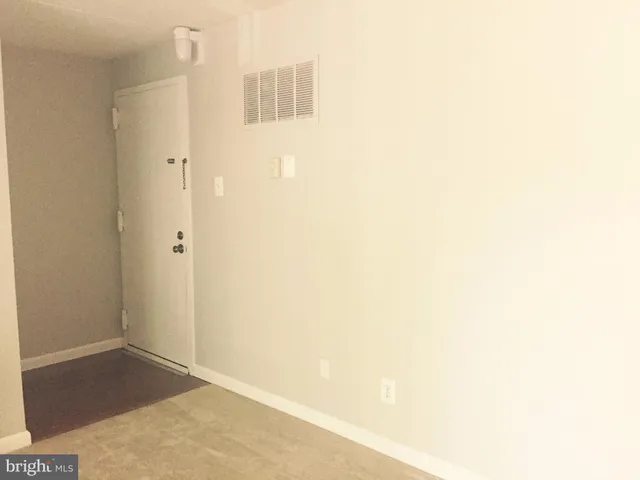 $1,900 | 2630 Fort Farnsworth Road, Unit 148, Alexandria, VA 22303