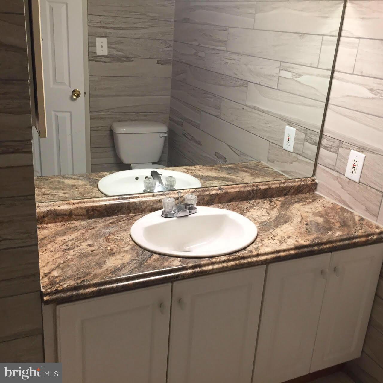 2630 Fort Farnsworth Road, Unit 148 Alexandria, VA 22303 - Photo 15 of 17 Bath