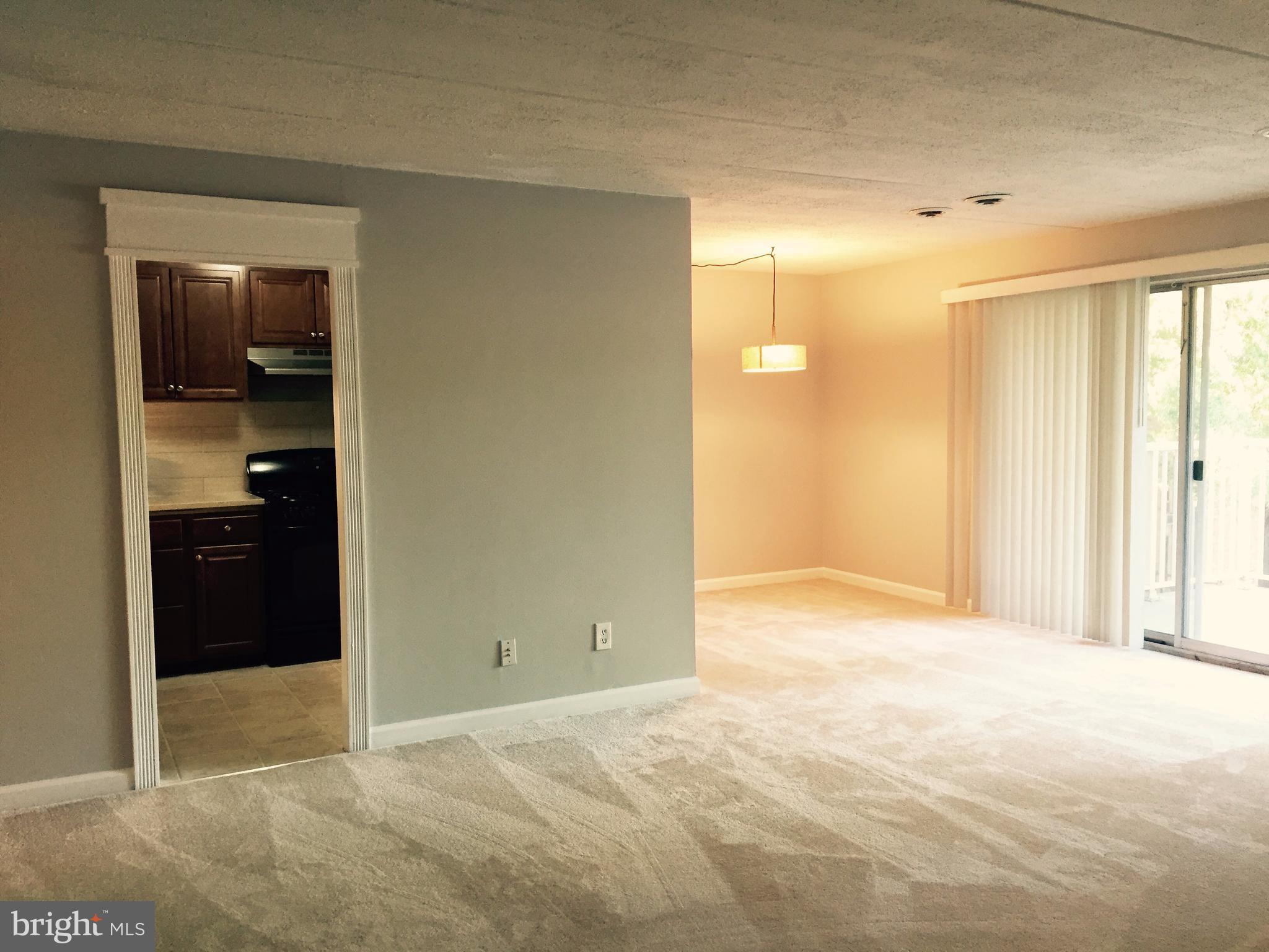 2630 Fort Farnsworth Road, Unit 148 Alexandria, VA 22303 - Photo 3 of 17 Living Room