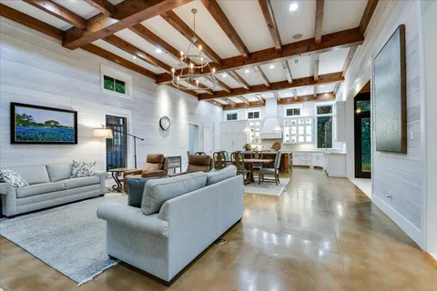 $4,497,000 | 125 Lazy L Lane, Wimberley, TX 78676