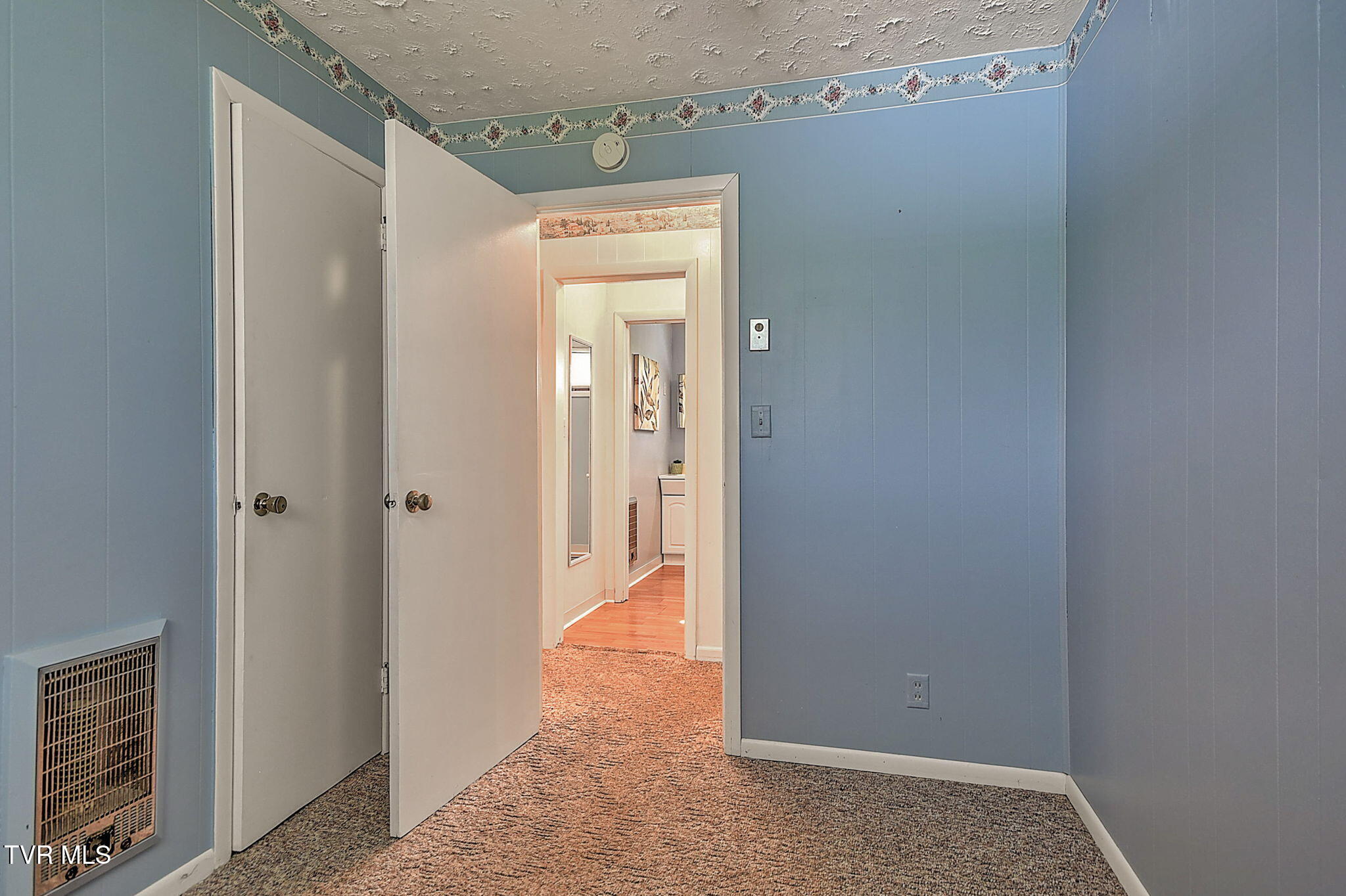 108 Broadview Street Kingsport, TN 37665 - Photo 11 of 35 14-web-or-mls-108 Broadview GUnit-15