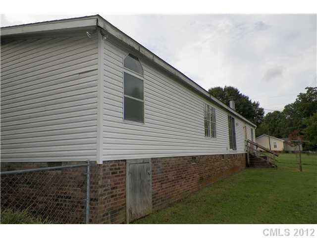 325 Faulkenberry Road Pageland, SC 29728 - Photo 2 of 11 Gallery Image 2