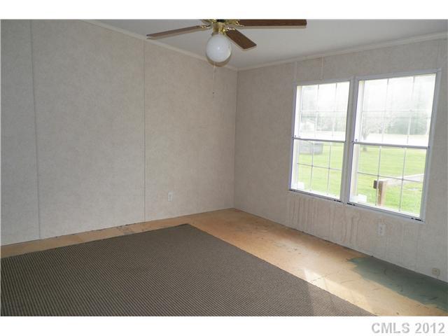325 Faulkenberry Road Pageland, SC 29728 - Photo 4 of 11 Gallery Image 4