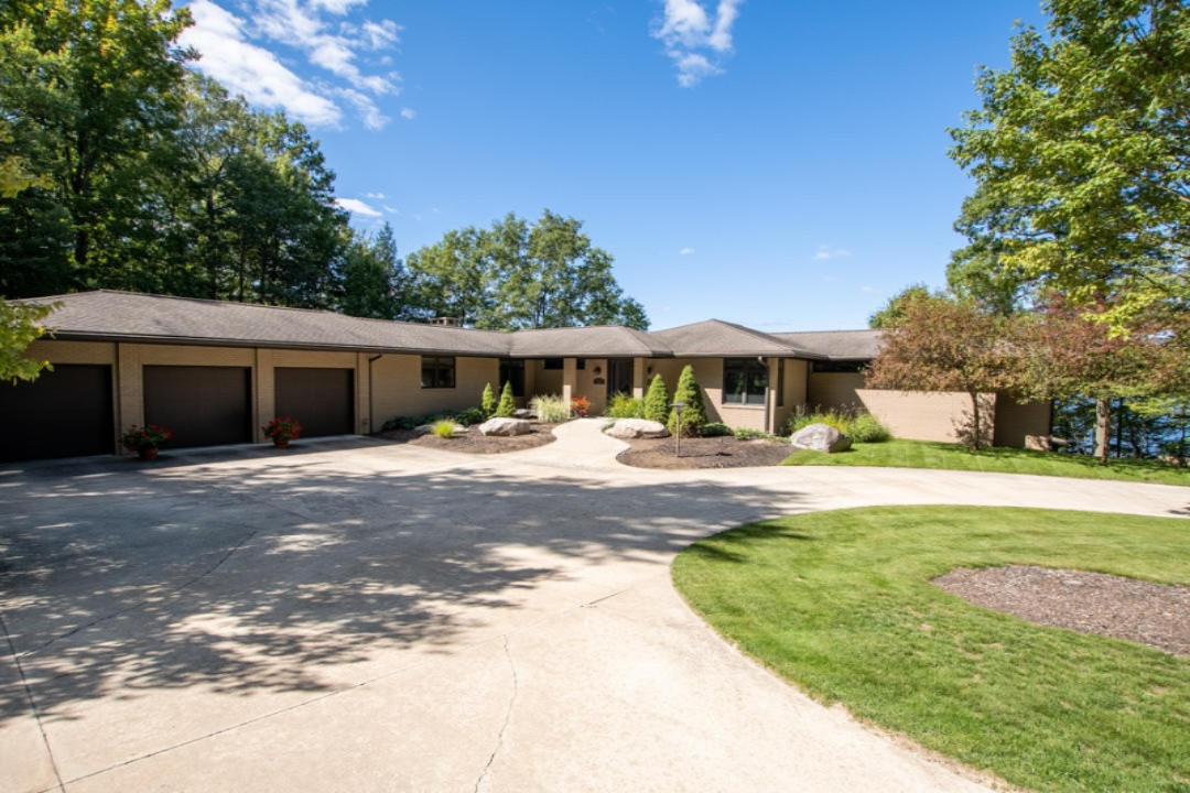 10051 Indian Lake Road Reed City, MI 49677 - Photo 1 of 95 front5