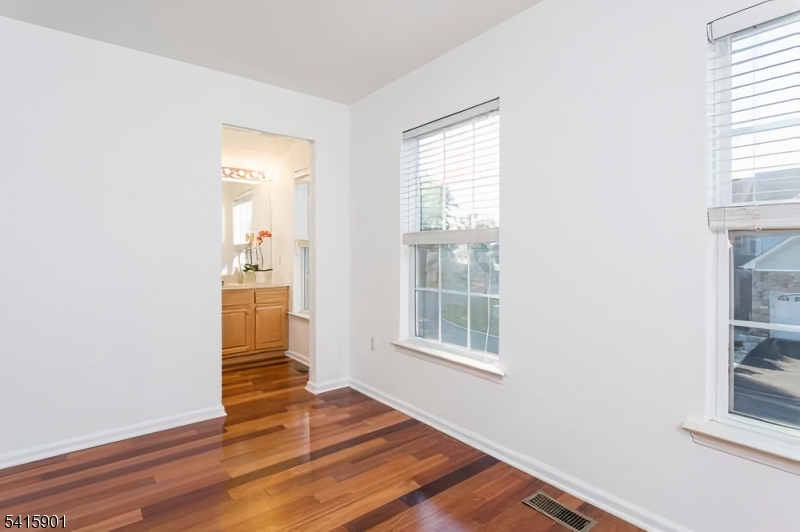 28 Sutton Court Pennington, NJ 08534 - Photo 16 of 35