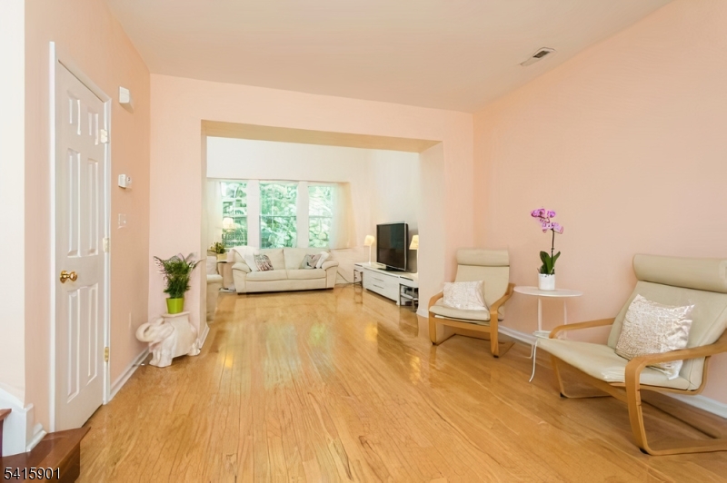 28 Sutton Court Pennington, NJ 08534 - Photo 19 of 35