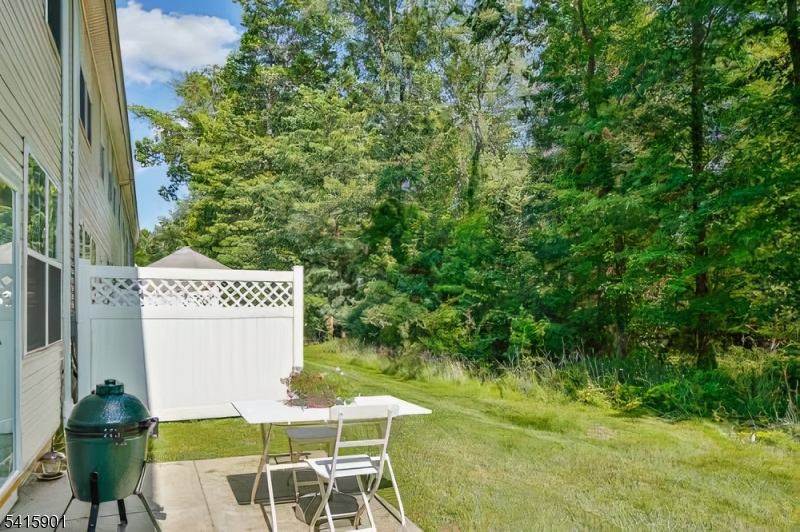 28 Sutton Court Pennington, NJ 08534 - Photo 2 of 35
